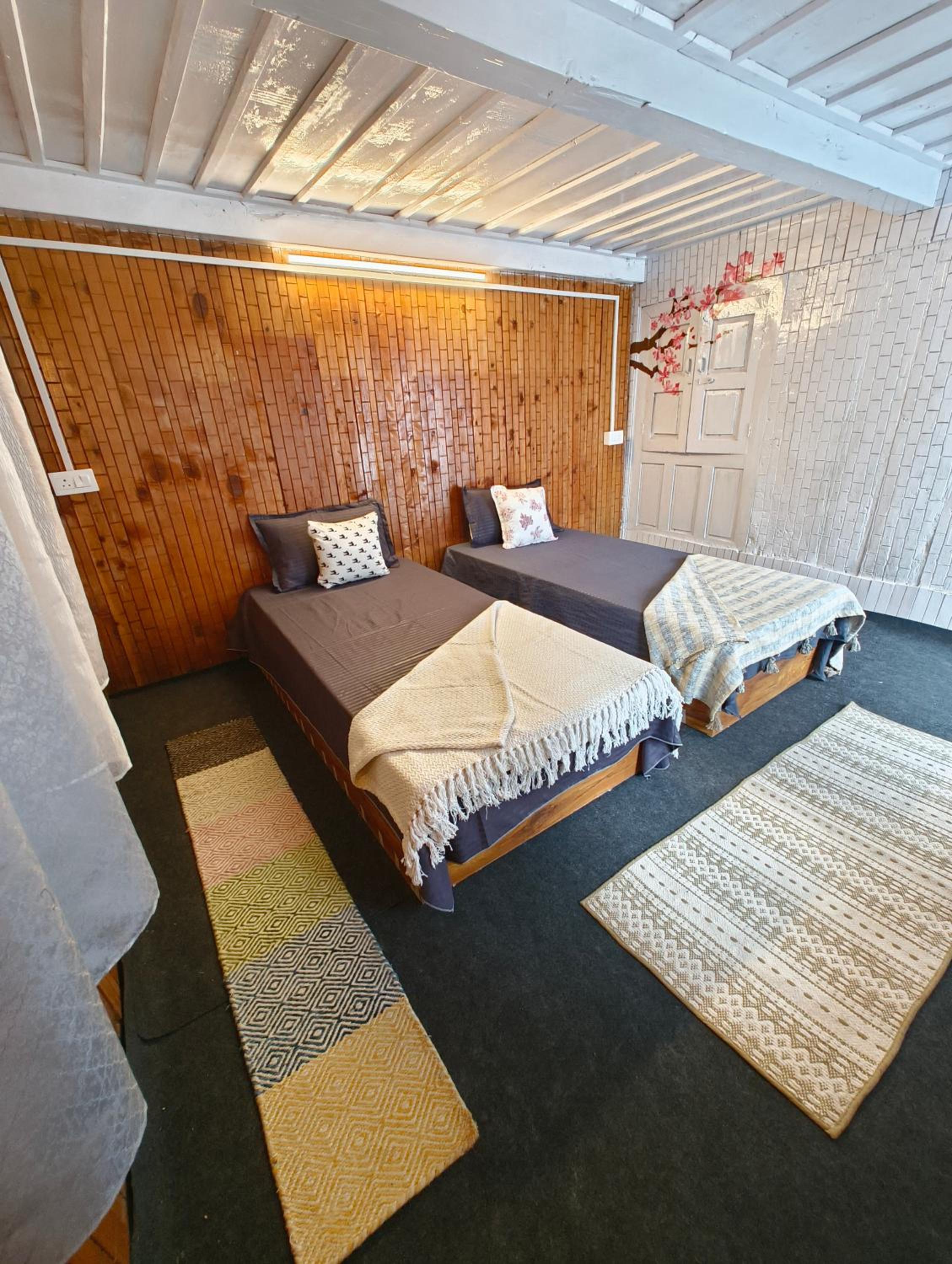 Twin Room with Mountain View photo 2