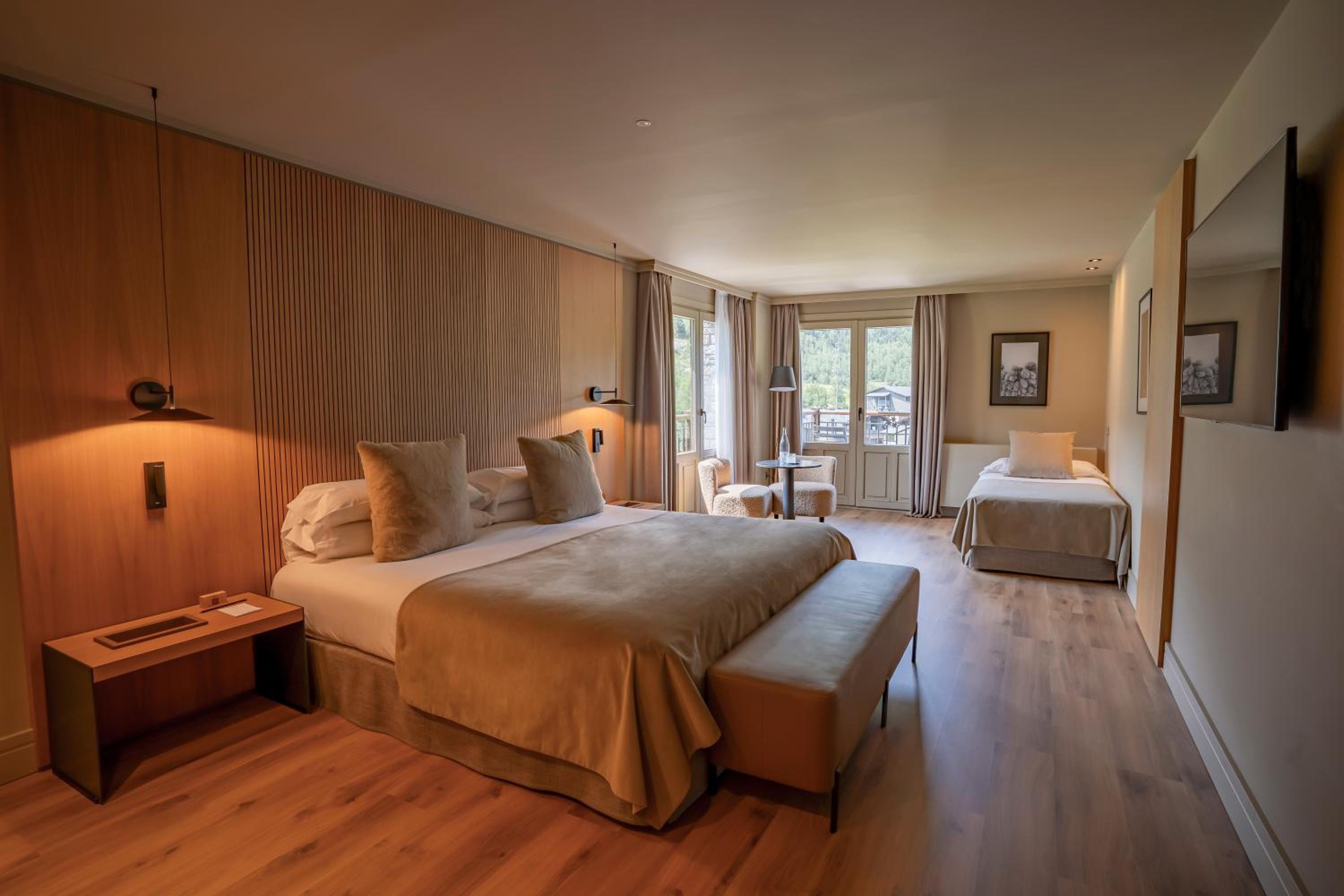 Deluxe Family Room