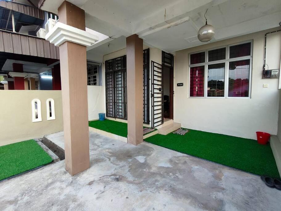 Four-Bedroom House photo 1