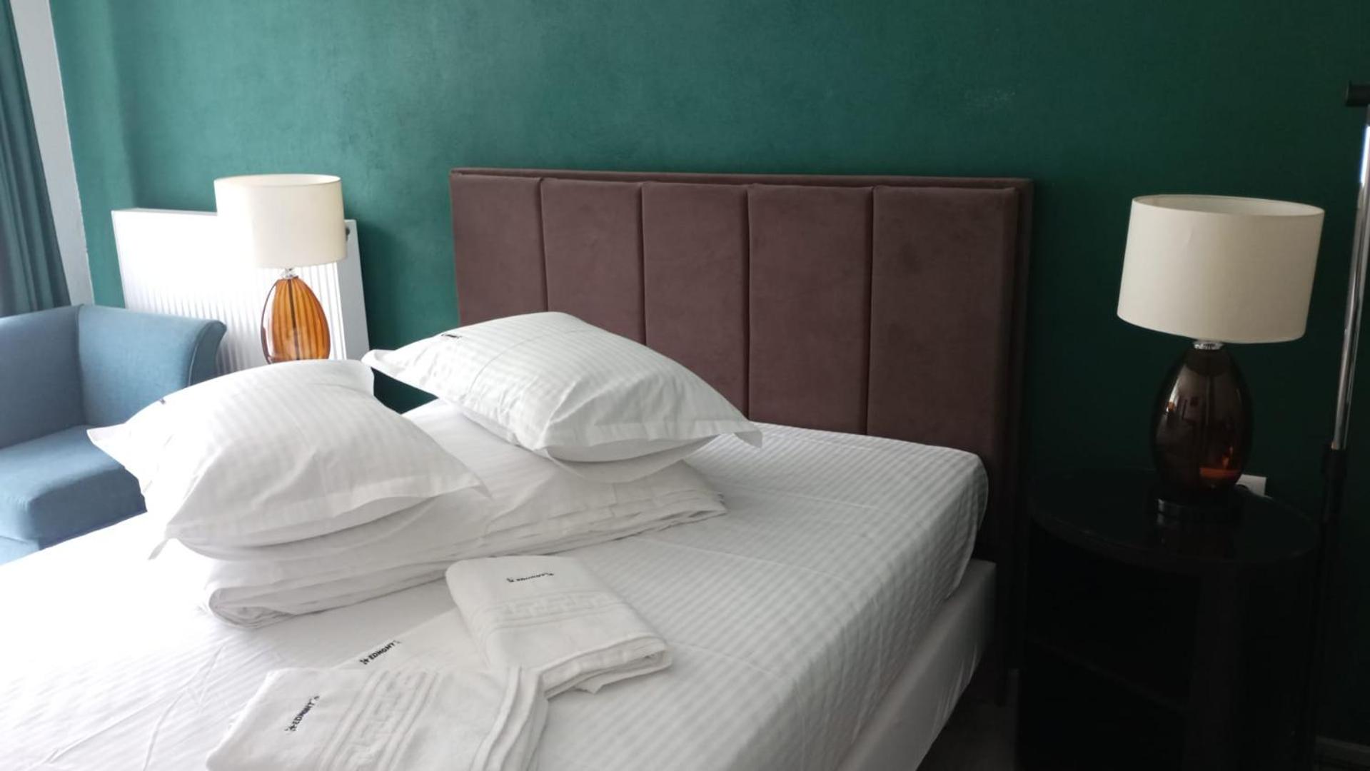 Deluxe Double Room with Balcony photo 2