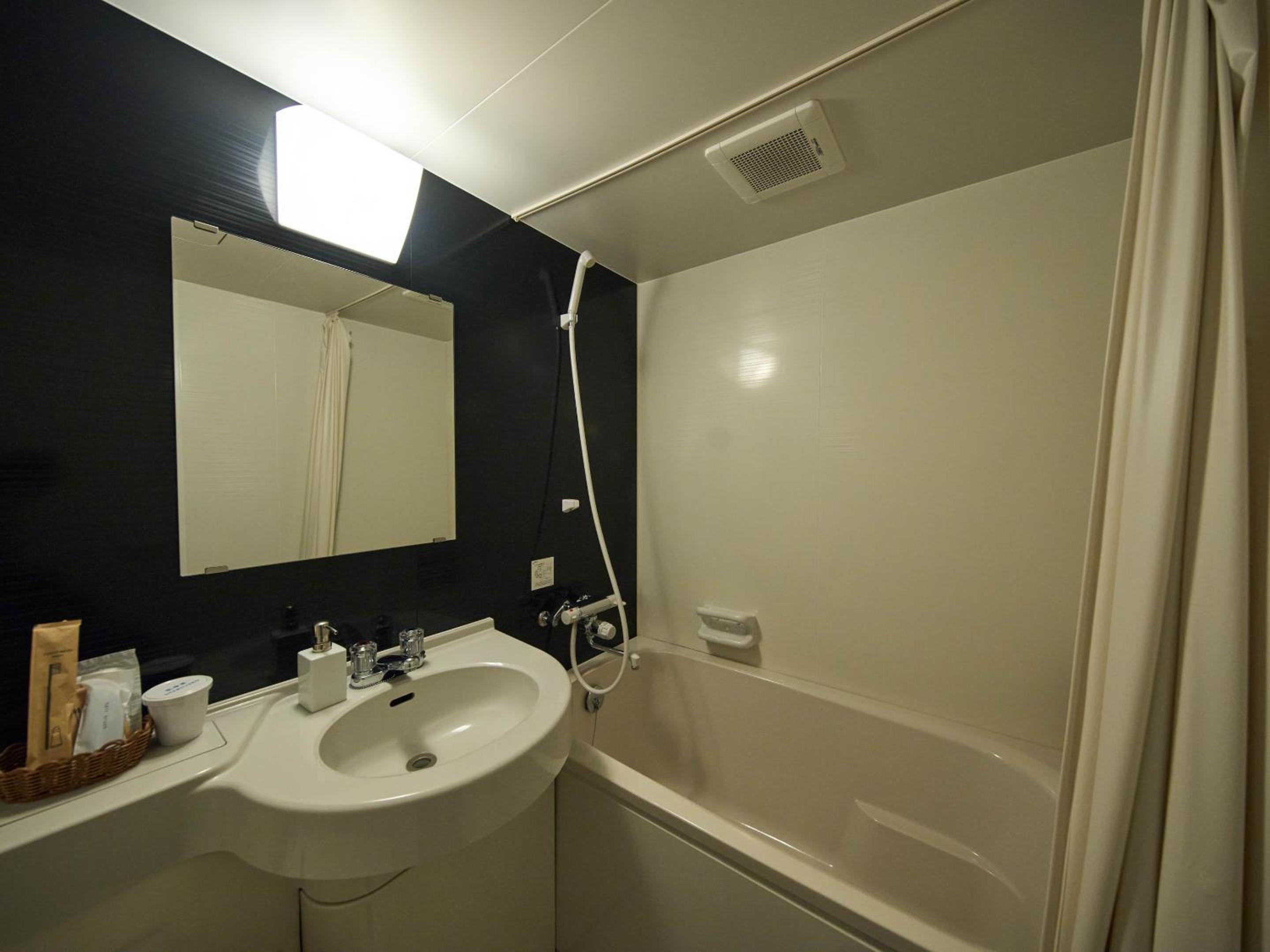 Single Room - Non-Smoking photo 2