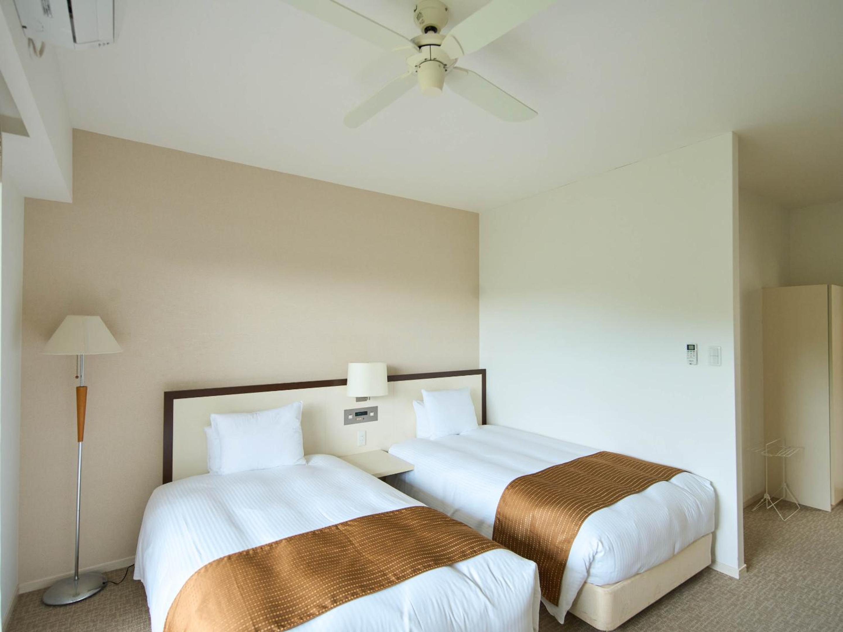Standard Twin Room - Non-Smoking photo 2