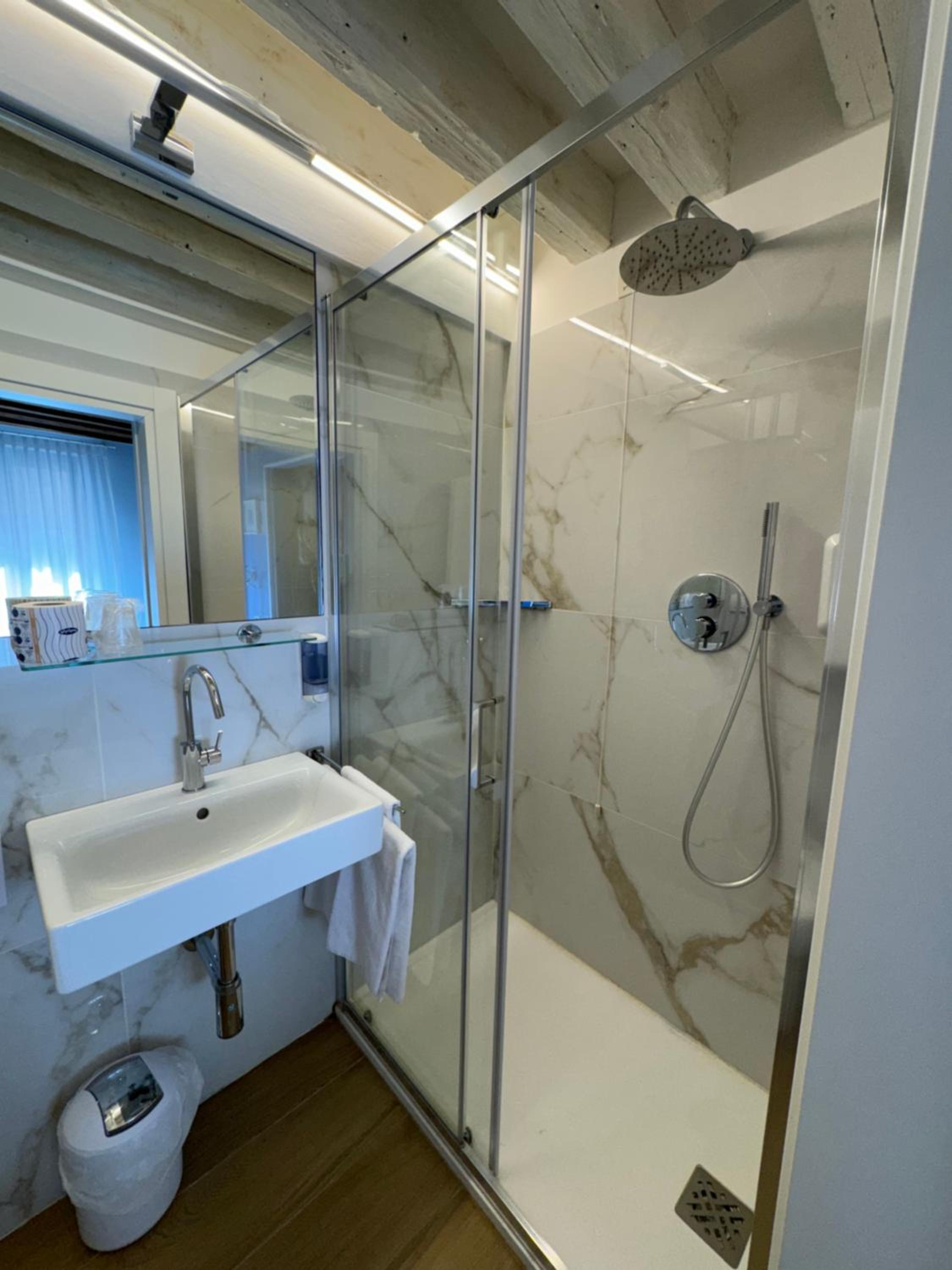 Economy Double Room photo 2
