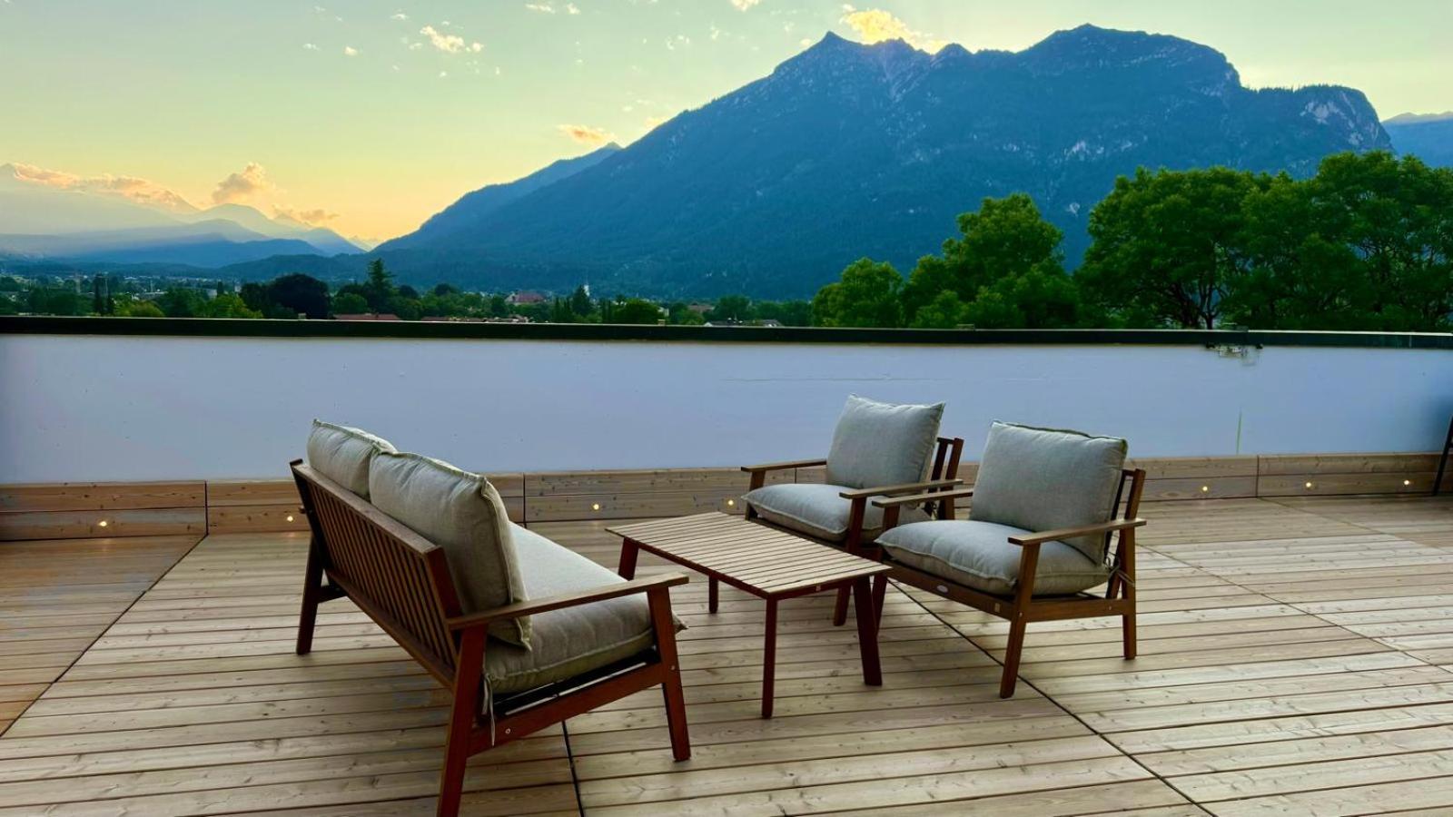 One Bedroom Apartment - Rooftop Terrace and Mountain View photo 2