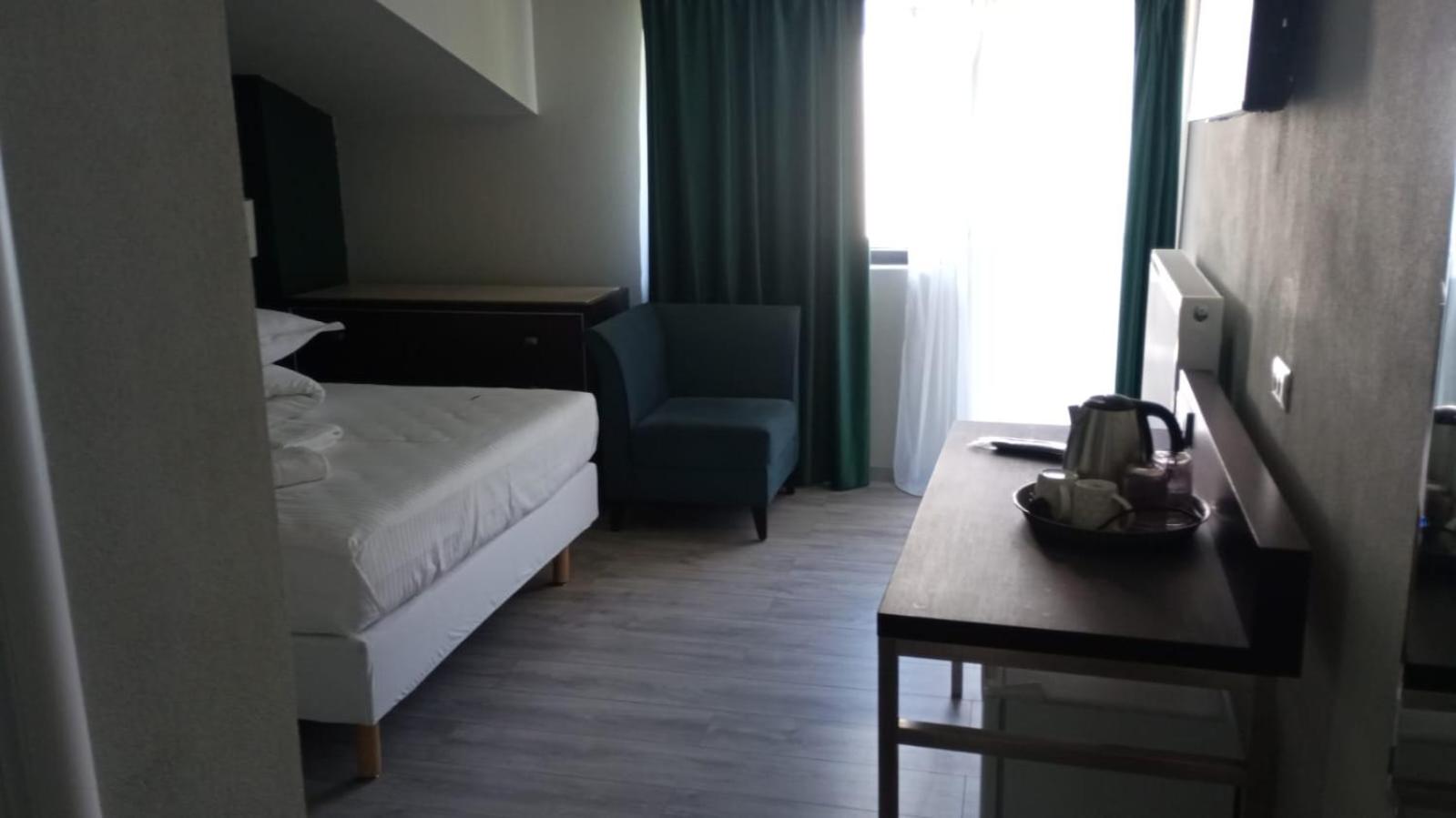 Deluxe Double Room with Balcony - Photo 2