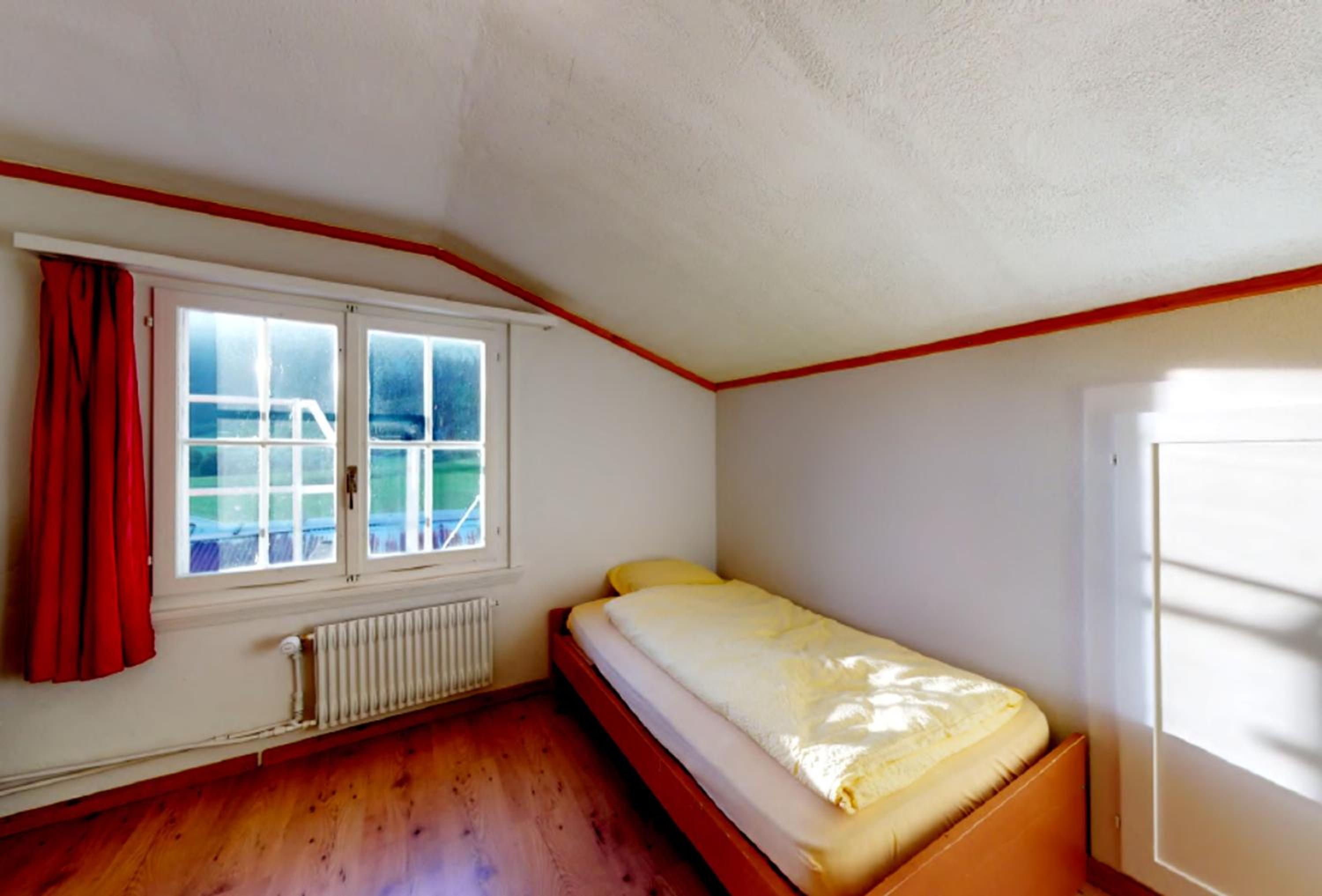 Single Room with Shared Bathroom photo 3