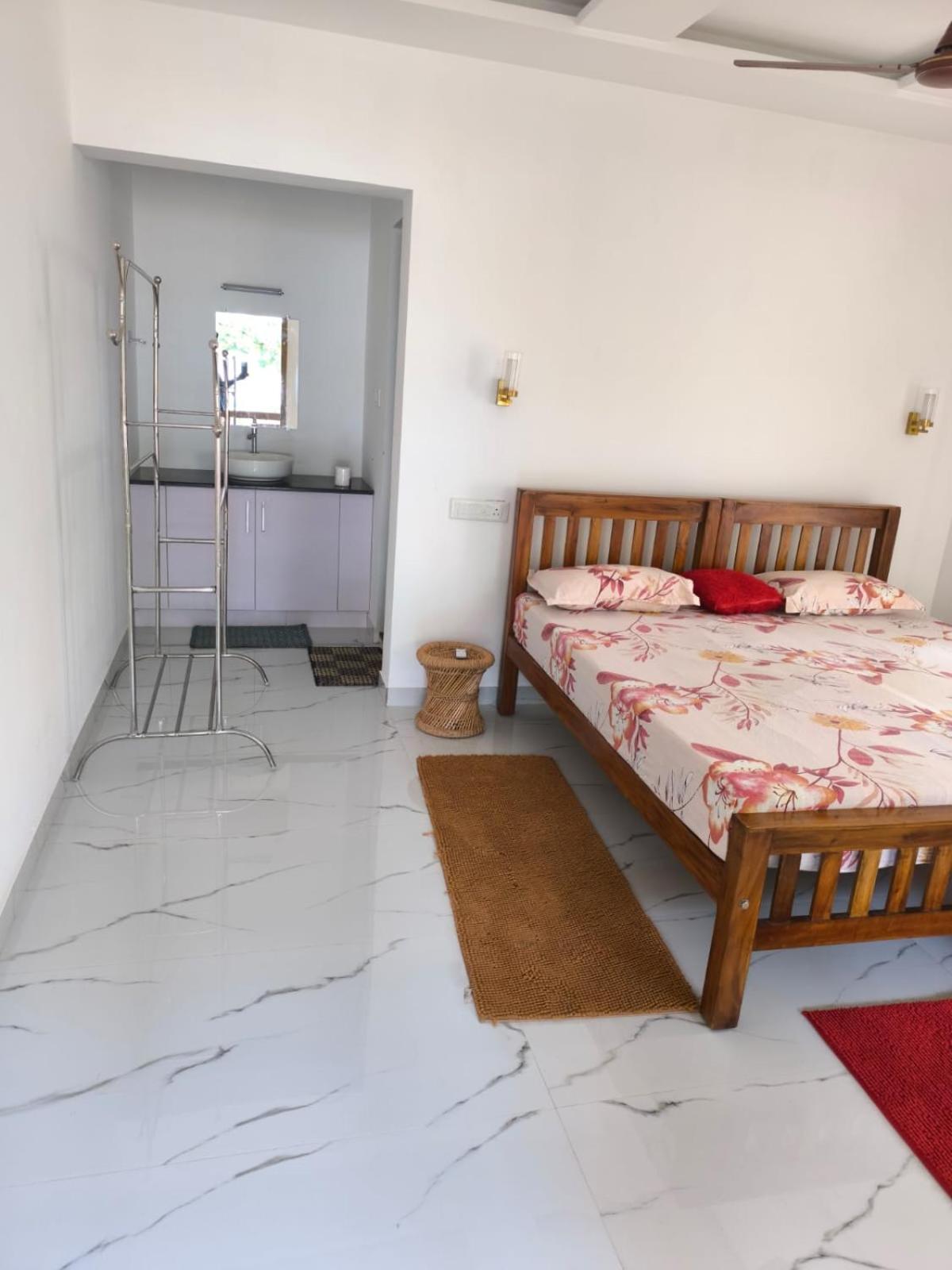 Deluxe Double Room with Balcony and Sea View photo 3