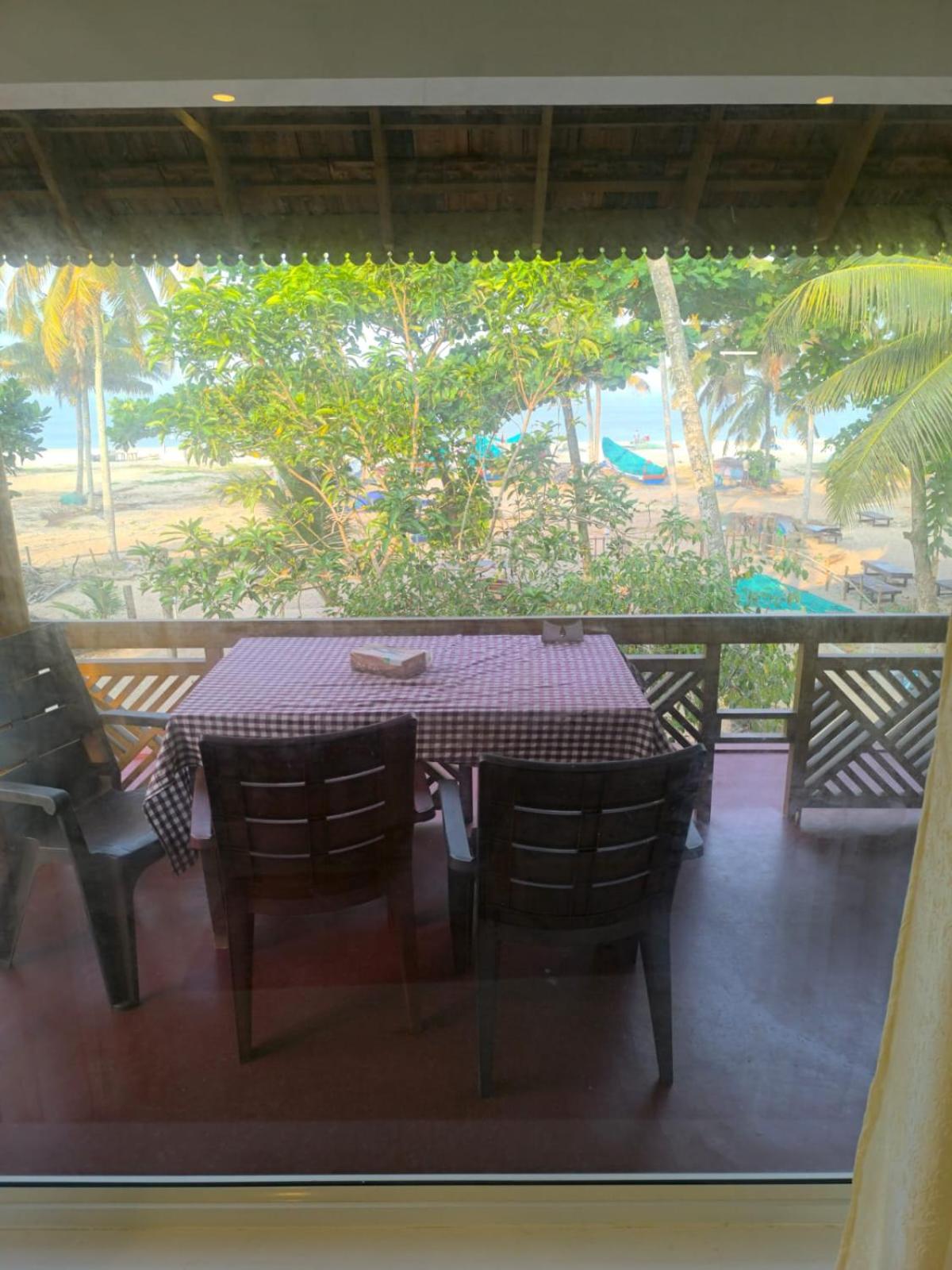 Deluxe Double Room with Balcony and Sea View photo 3