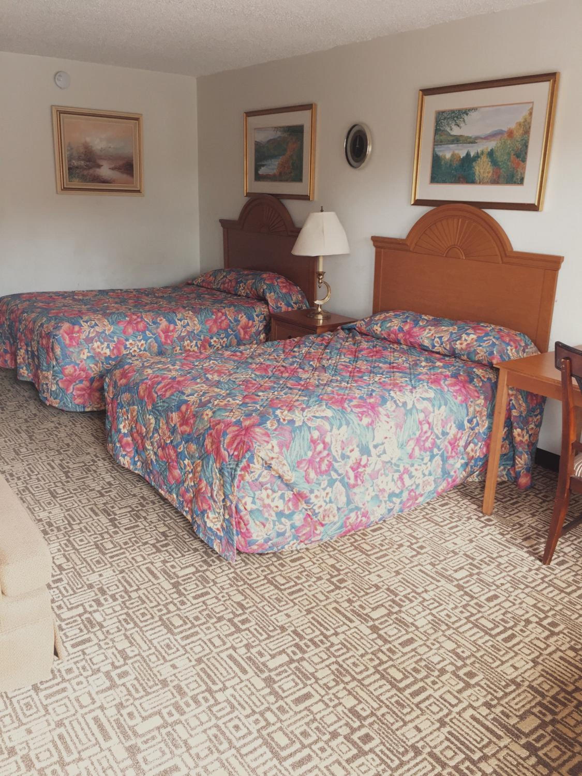 Standard Room with Two Beds photo 2