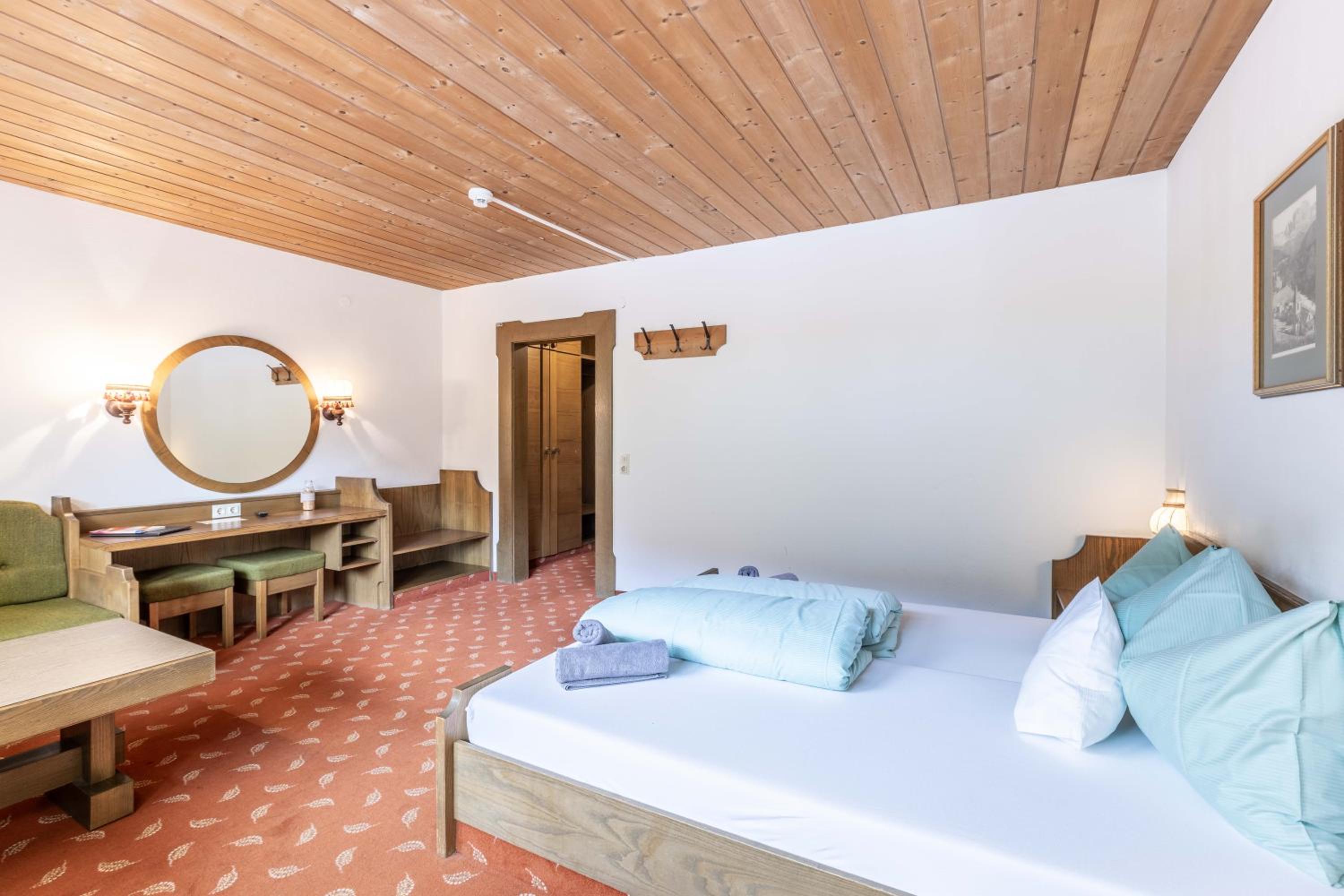 Deluxe Double Room With Balcony photo 2