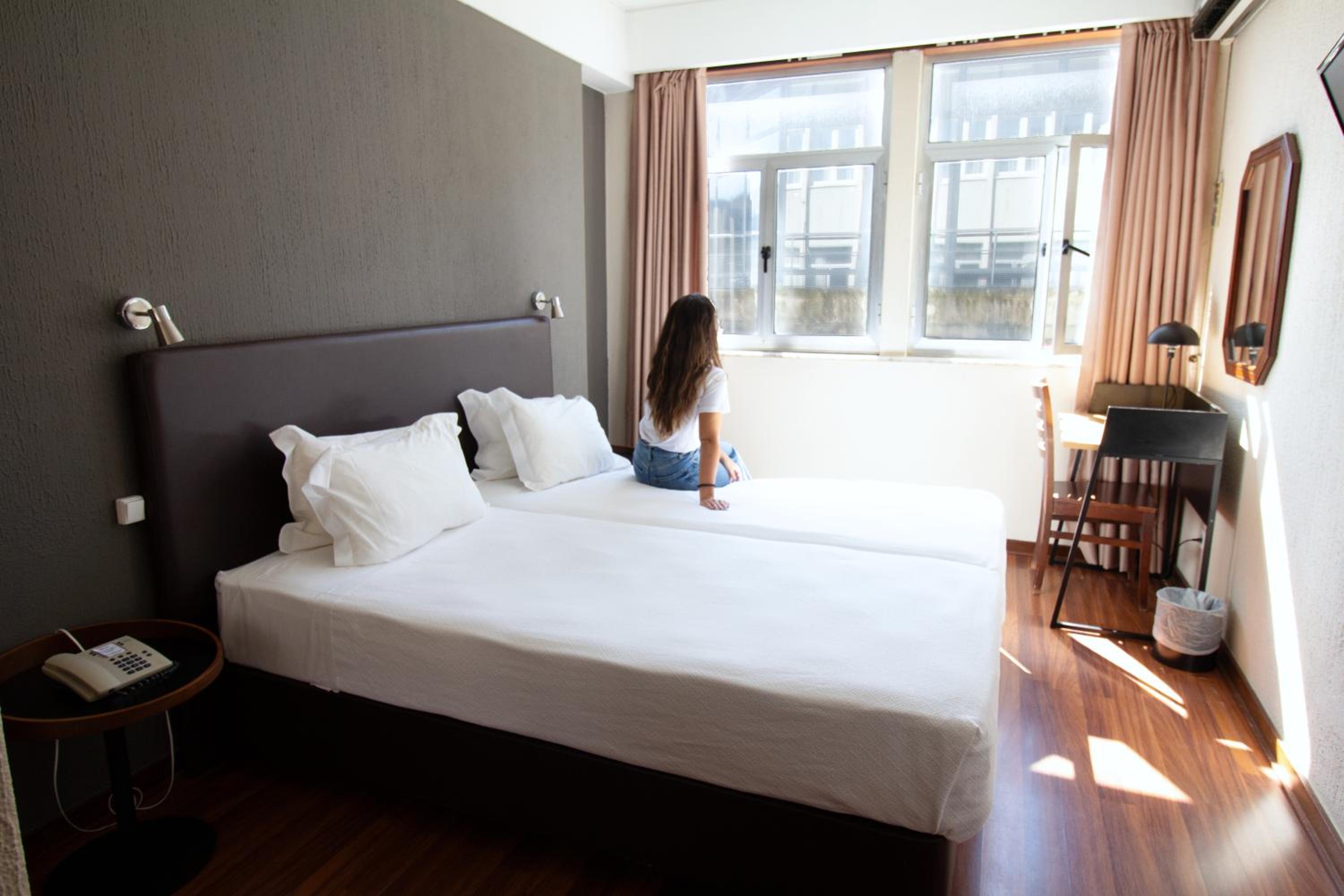 Double or Twin Room - Photo 3