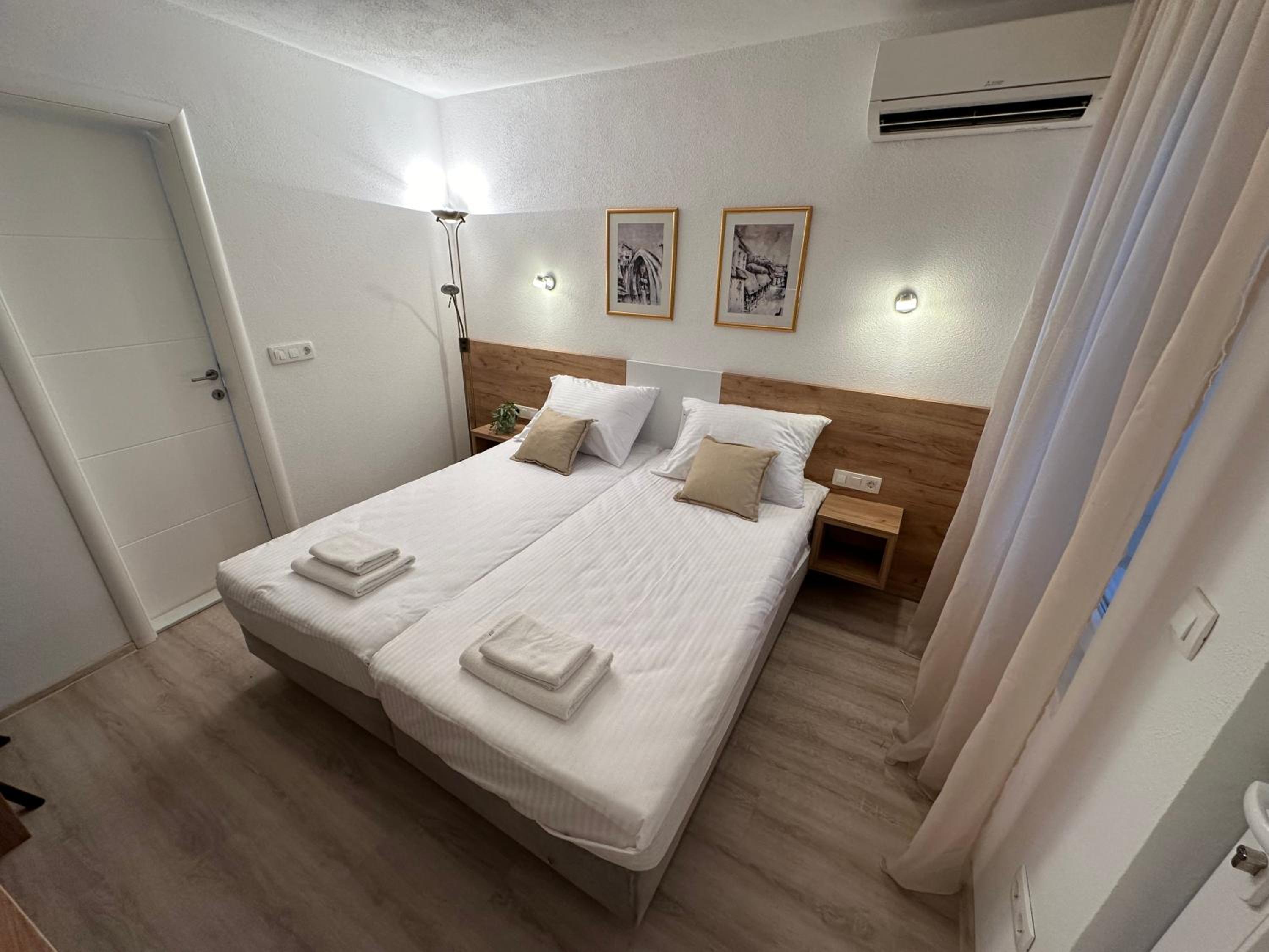 Deluxe Double Room photo 3