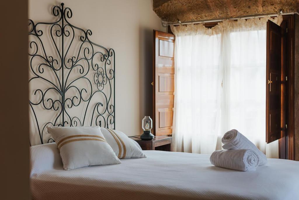 Apartamento de tres habitaciones con balcón