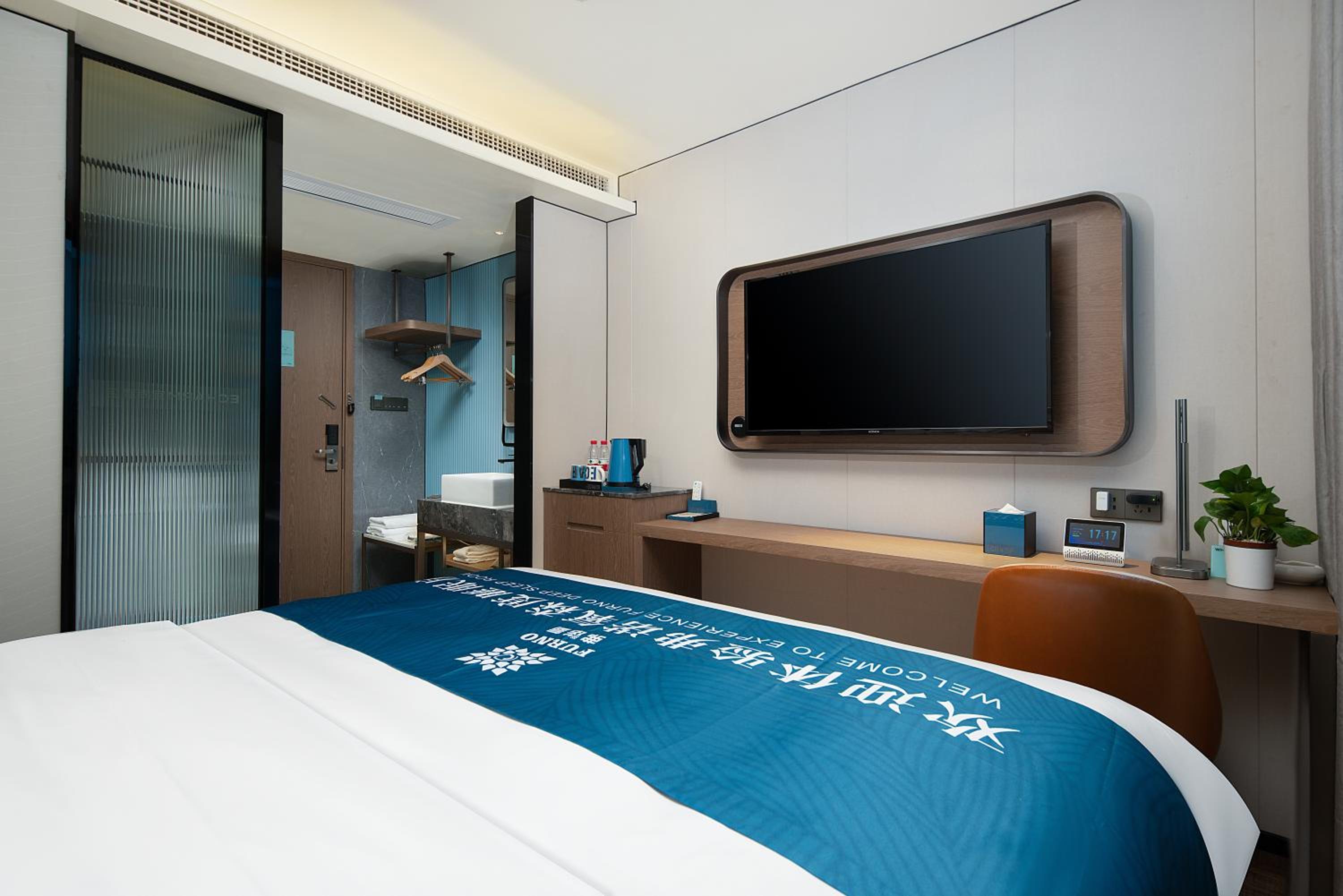 Deluxe Queen Room