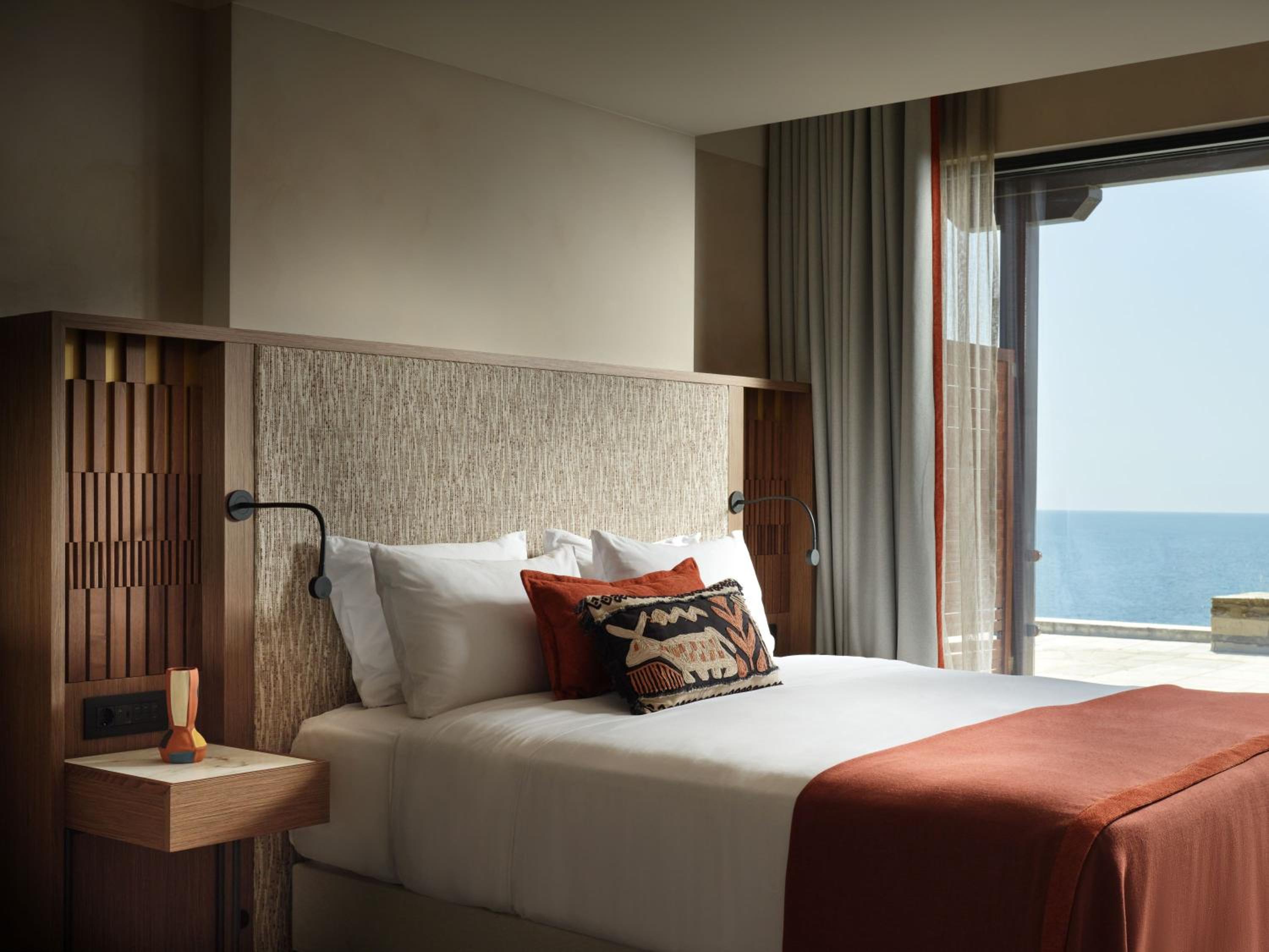 Deluxe Junior Suite Sea Front photo 2