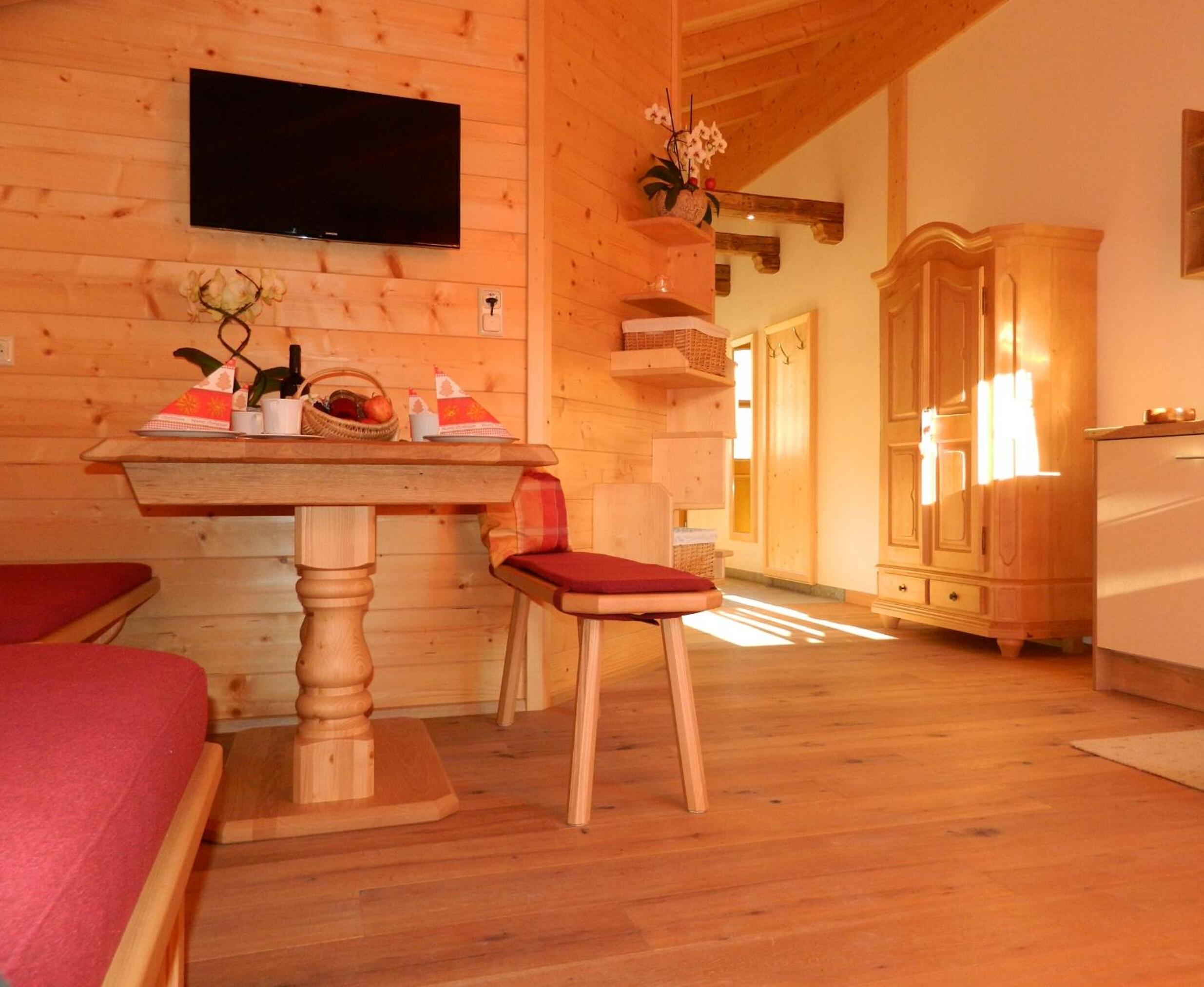 One-Bedroom Apartment with Mountain View photo 2