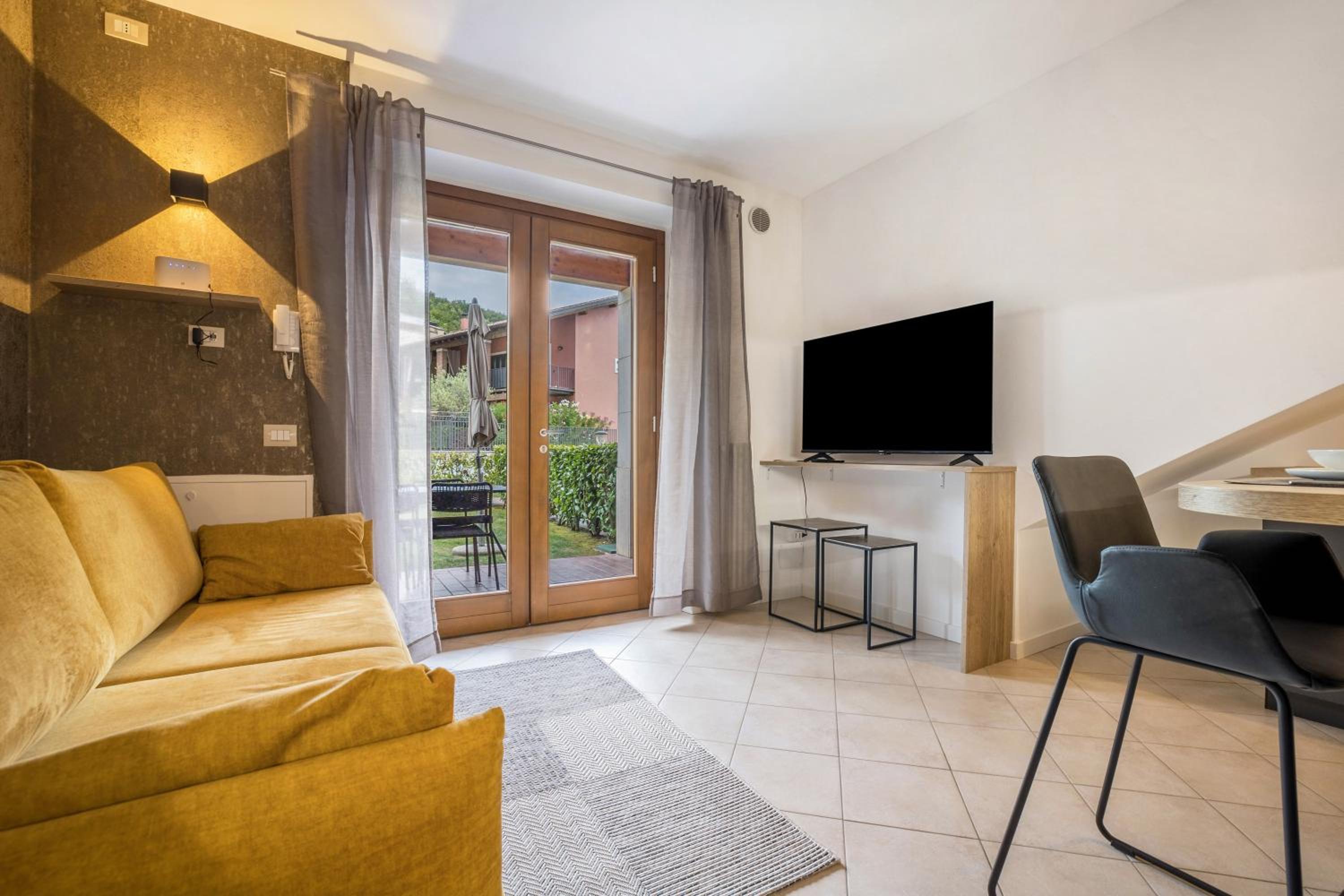One-Bedroom Apartment with Garden View