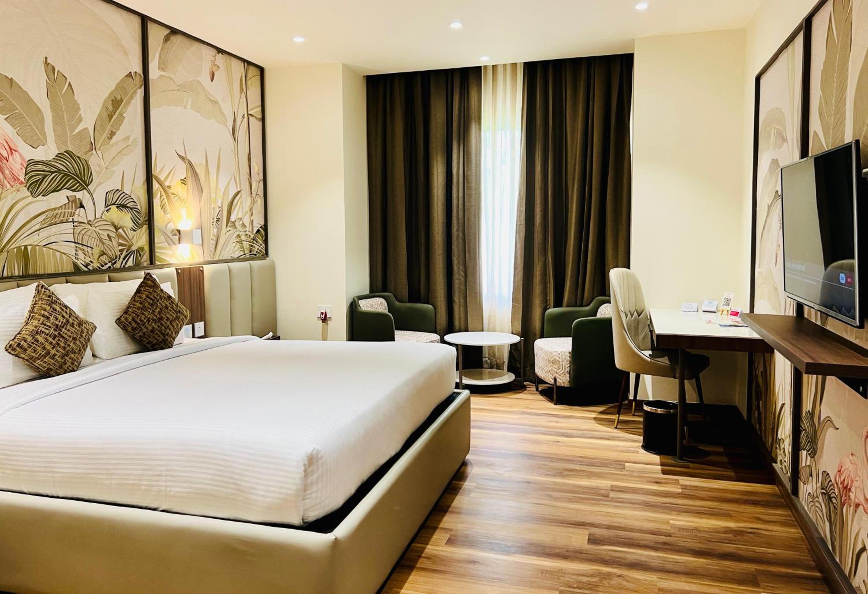 Deluxe King Room - Non-Smoking