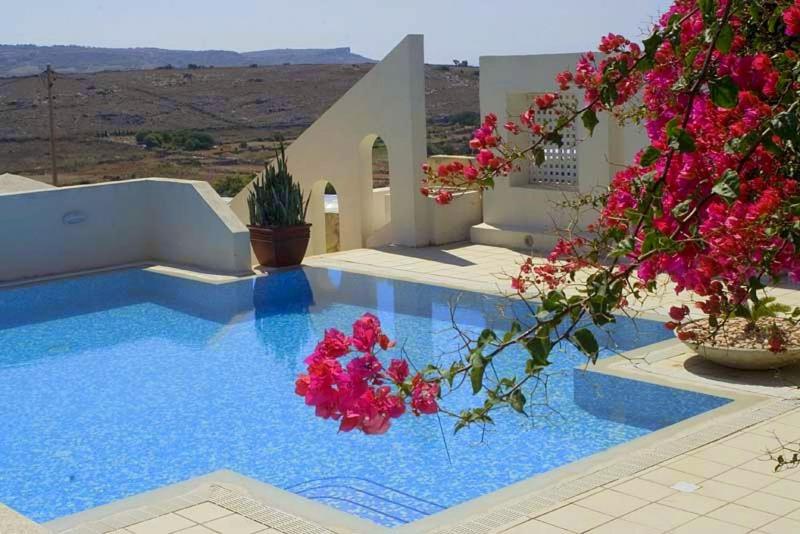 Villa photo 1