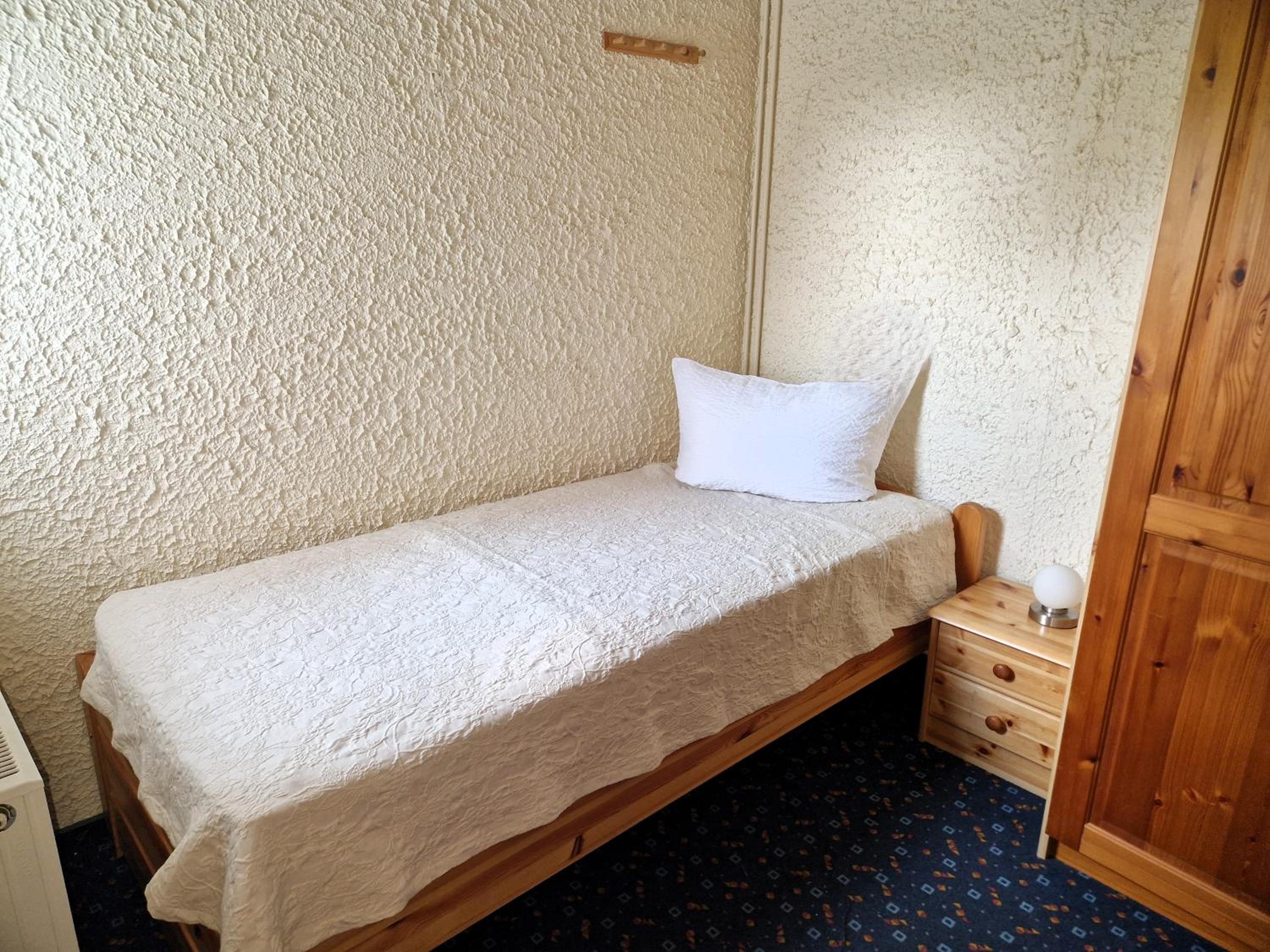 Two-Bedroom Holiday Apartment - Photo 3