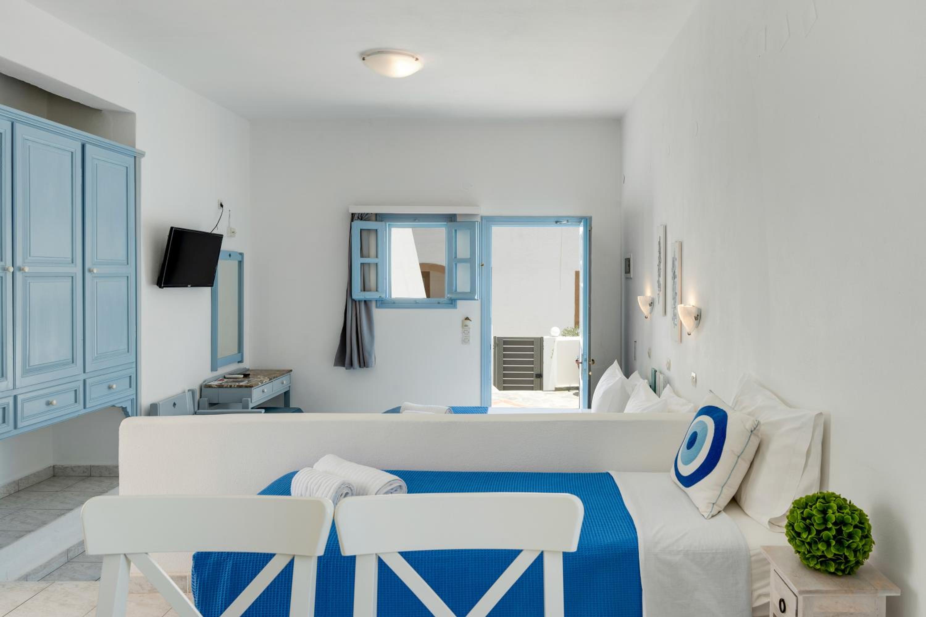 One-Bedroom House photo 1