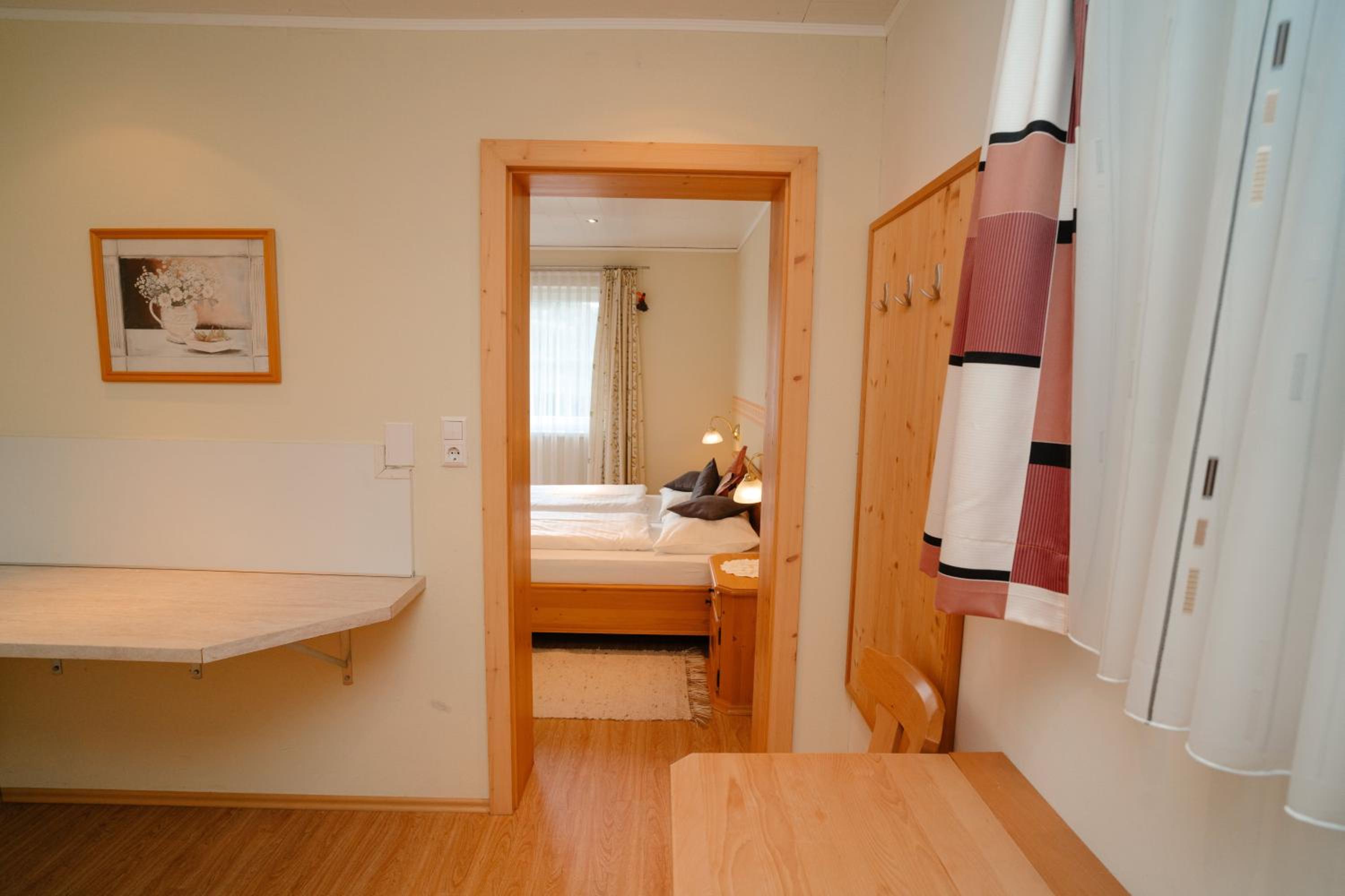 One-Bedroom Apartment photo 1