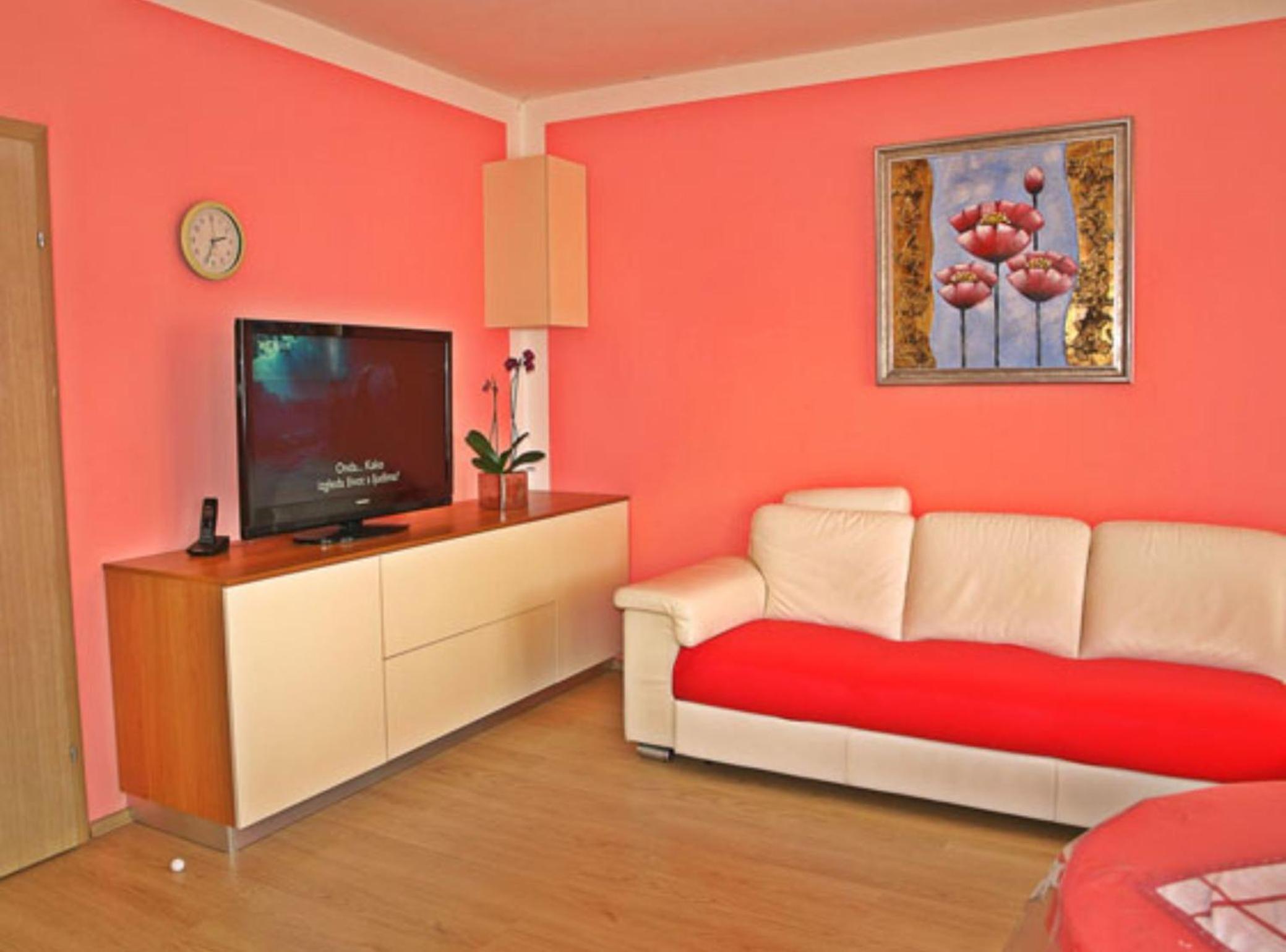 One Bedrom Apartment with Balcony