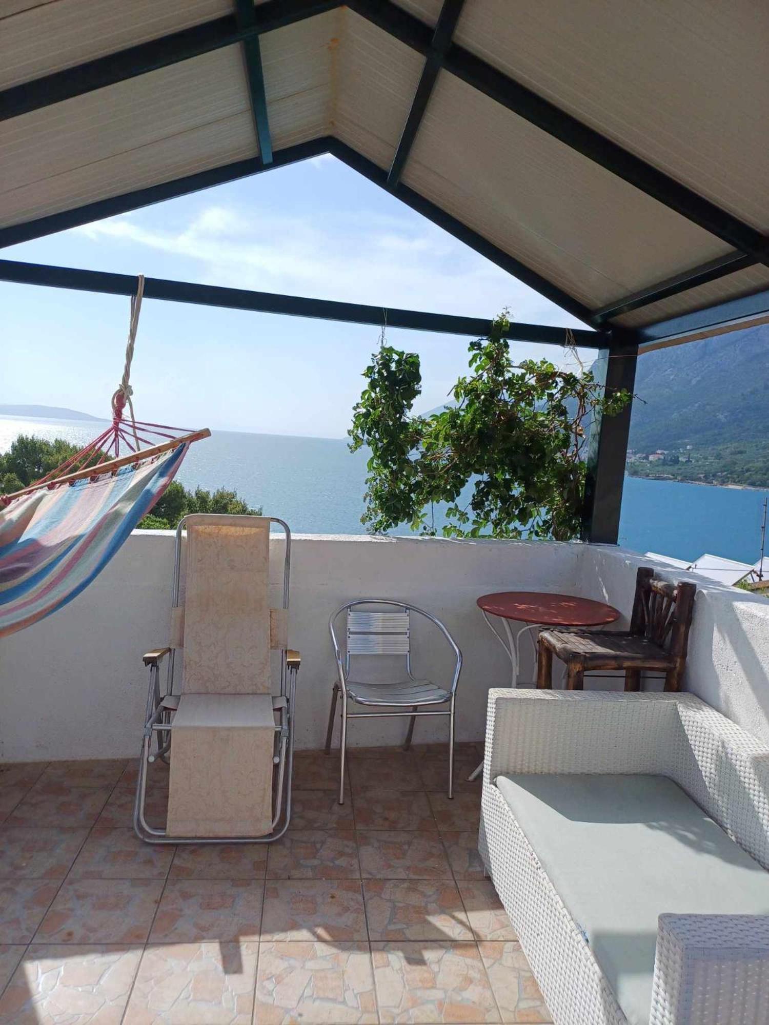 One Bedroom Apartment with Terrace and Sea View photo 2