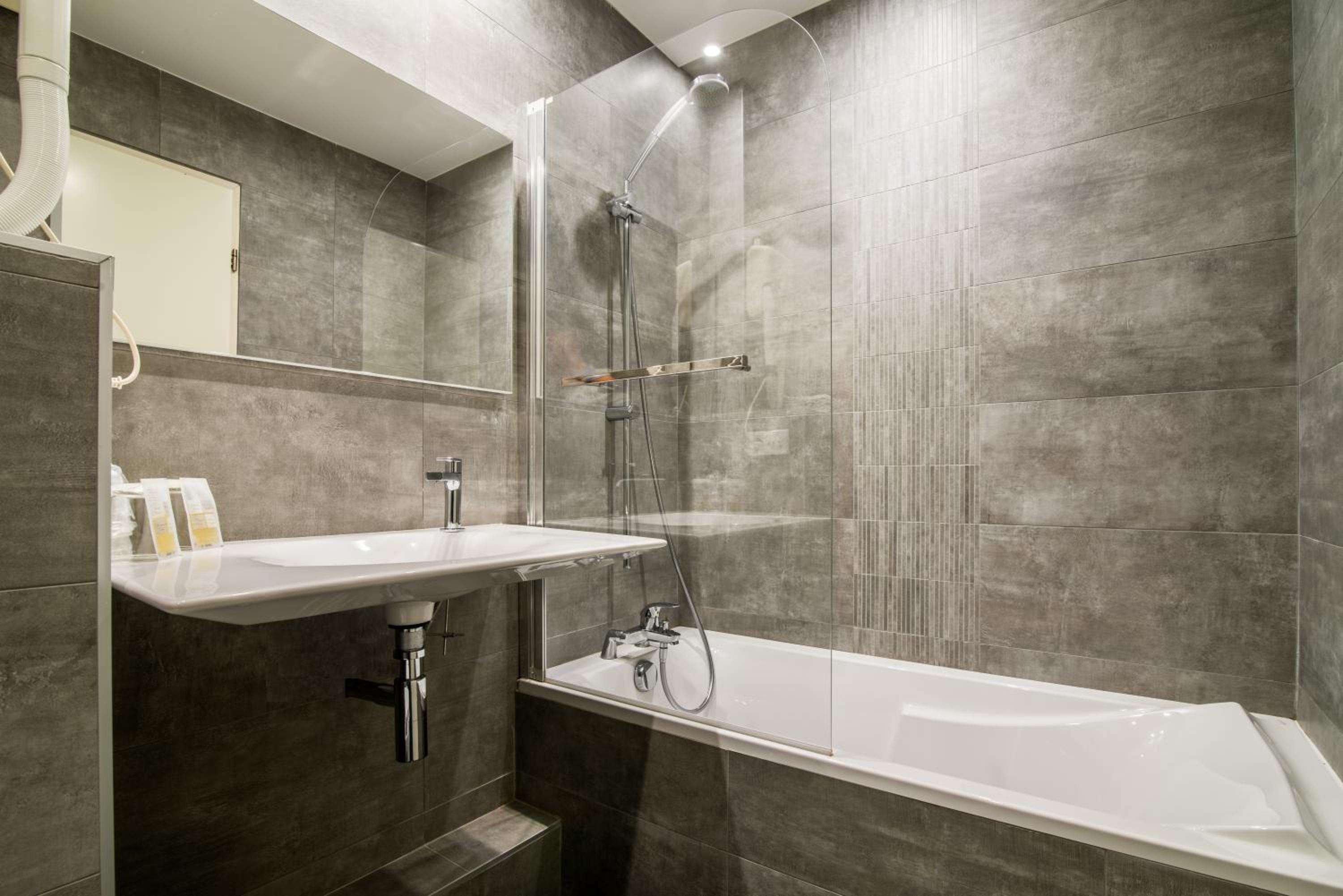 Standard Double/Twin Room photo 2