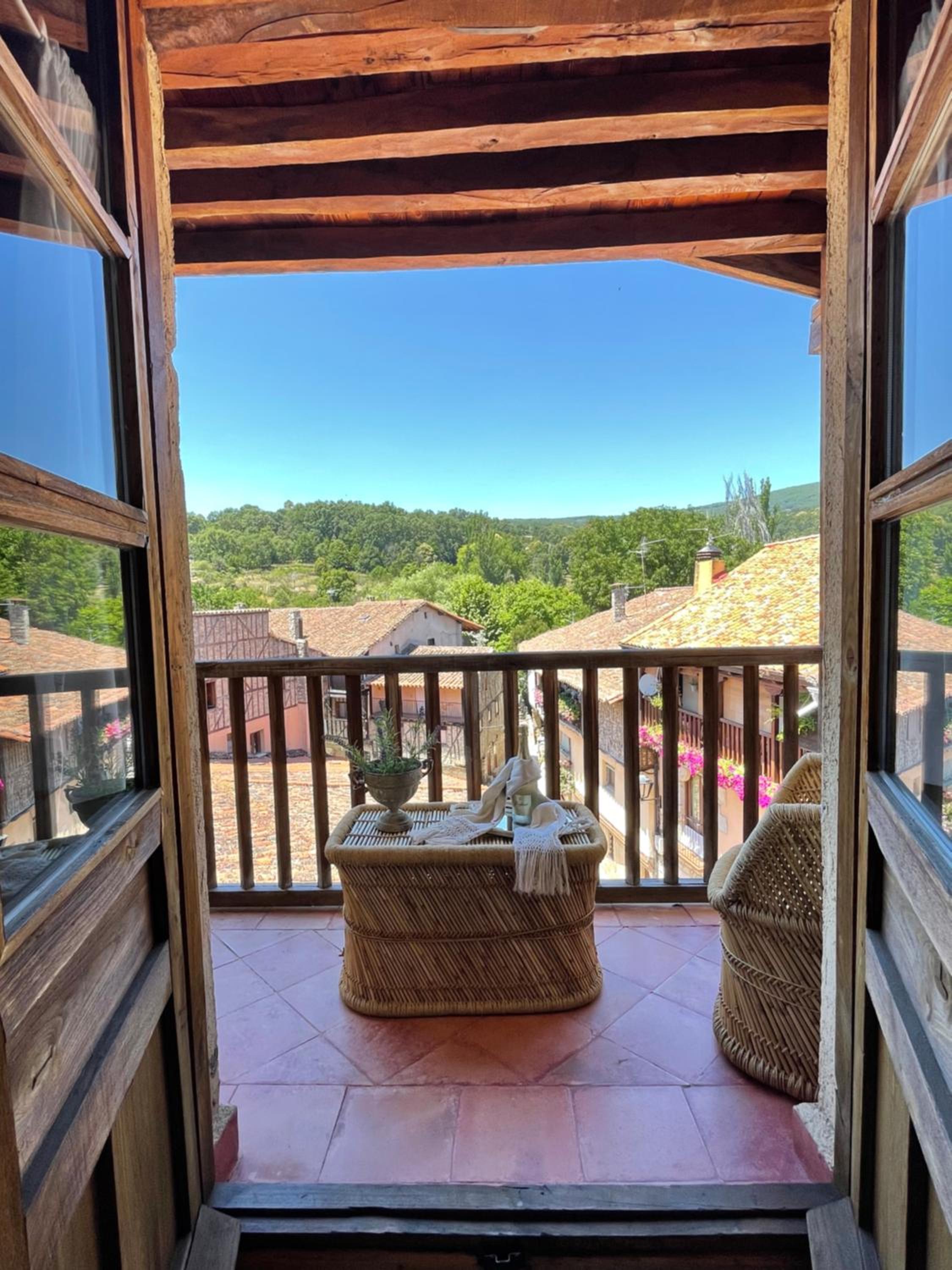 Deluxe Double Room With Balcony photo 2