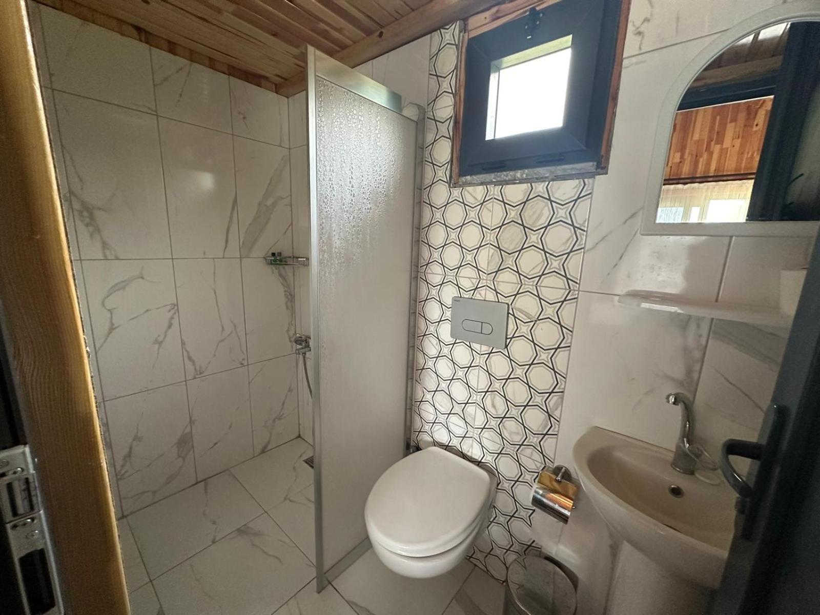 Double Room with Balcony (2 Adults + 1 Child) photo 2