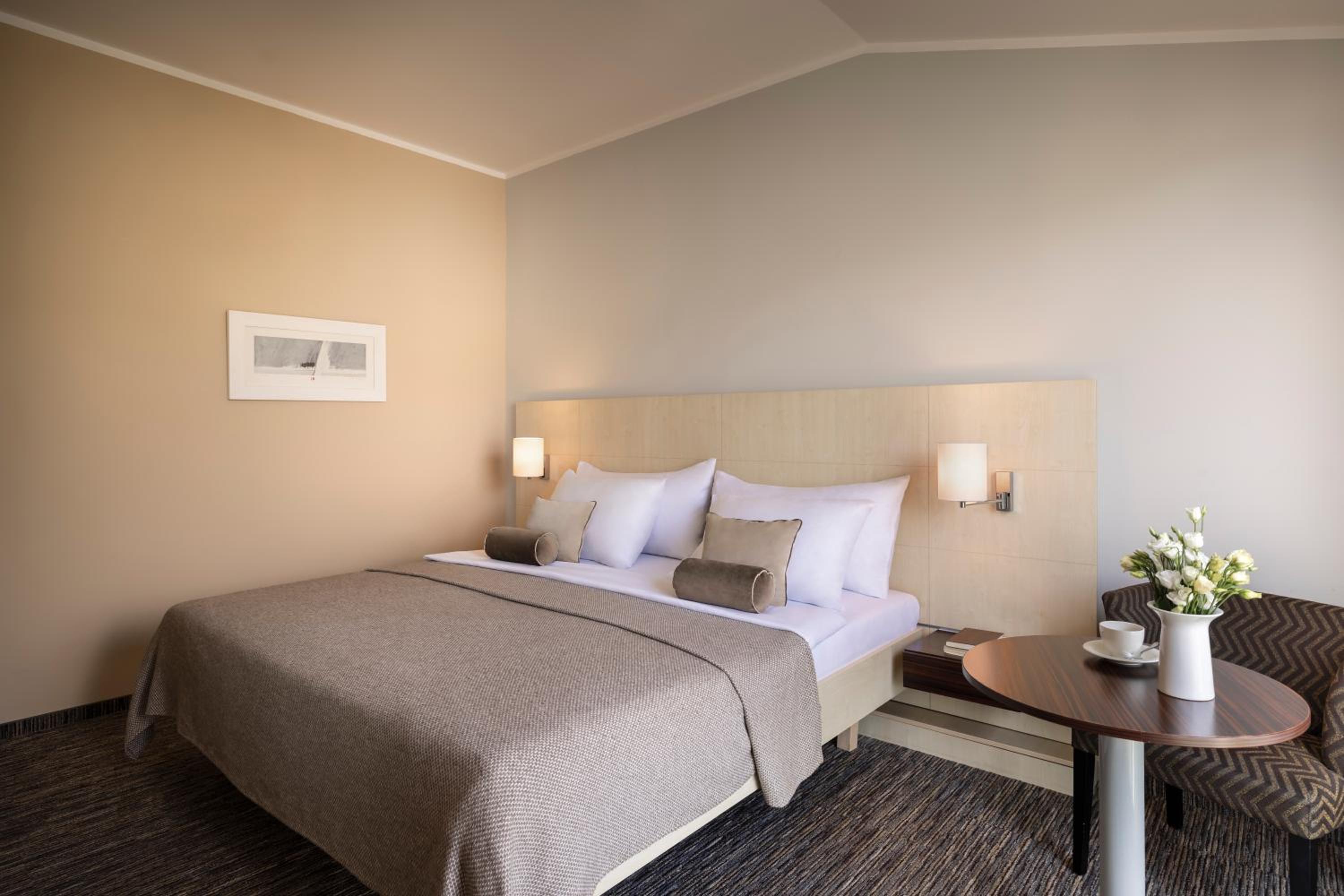 Room for 2+1