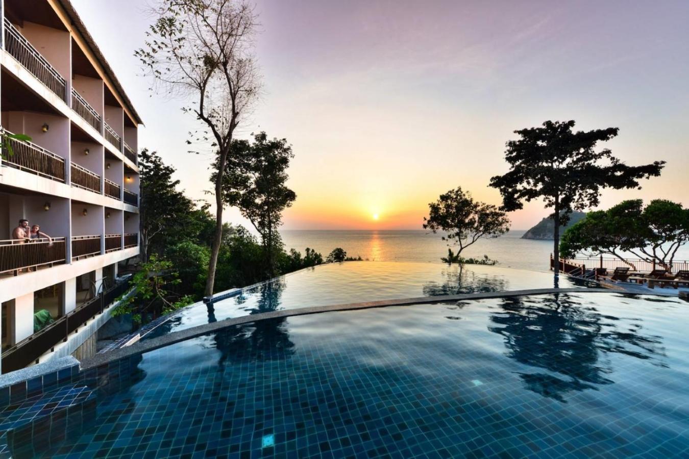 Deluxe Sea View - Photo 2