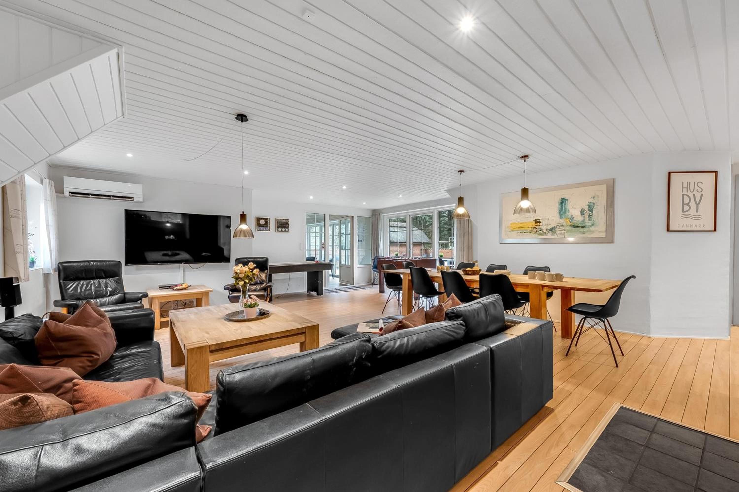 Six-Bedroom Holiday Home photo 1