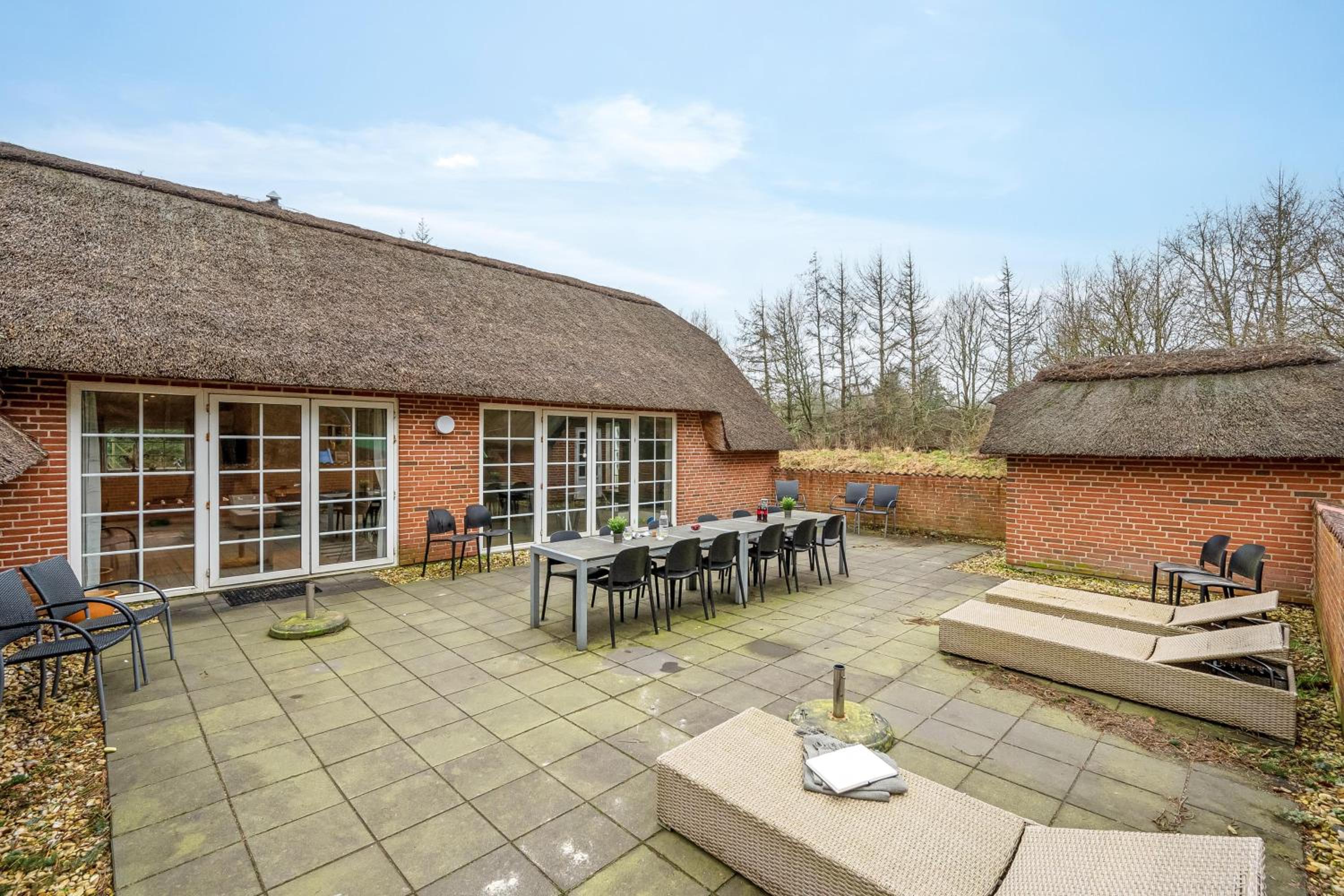 Six-Bedroom Holiday Home photo 3