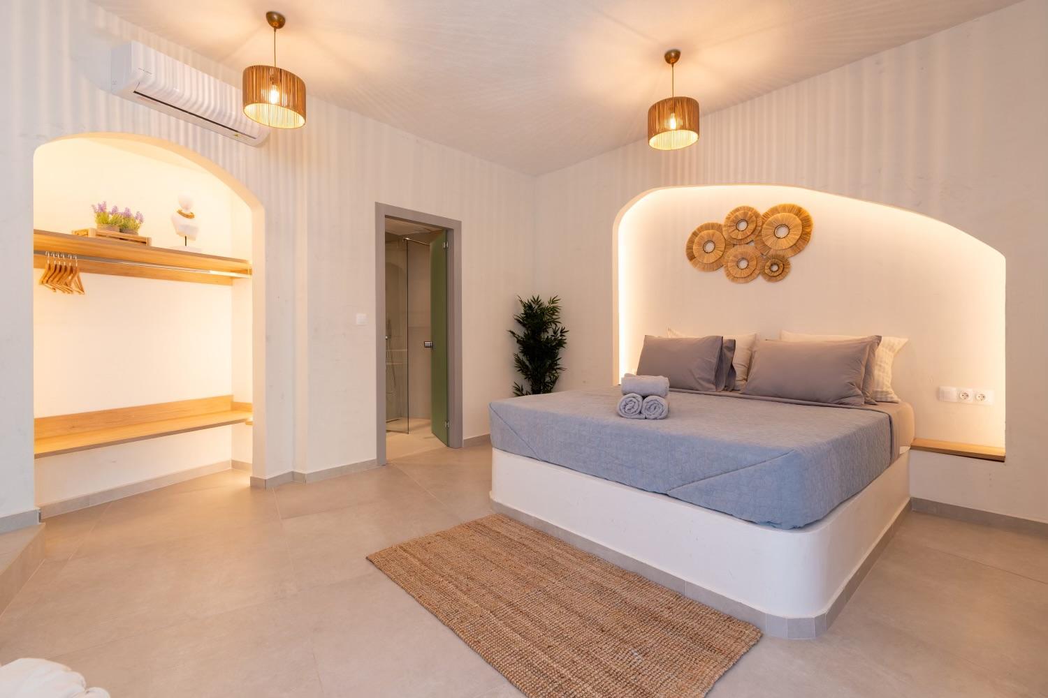 Deluxe Double Room with Balcony photo 3