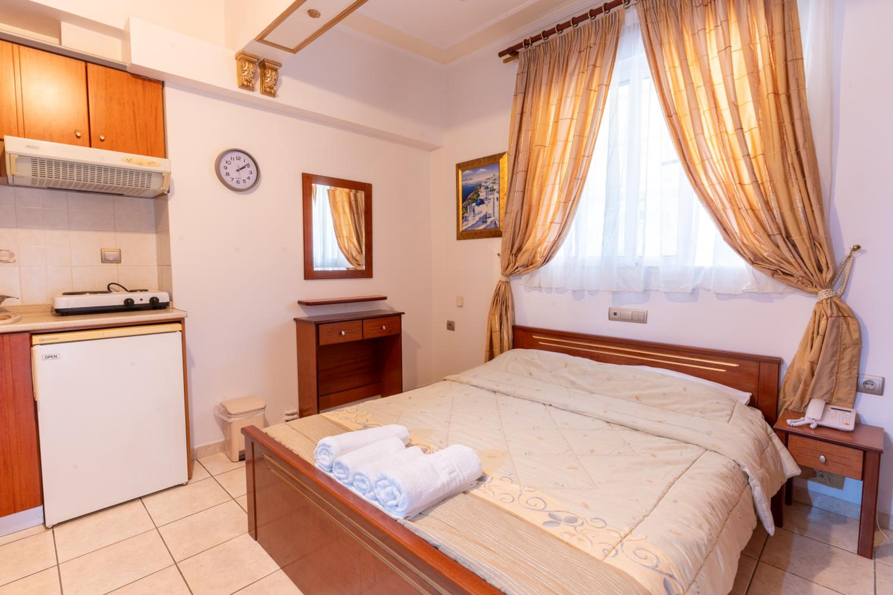 Deluxe Double Room with Balcony photo 1