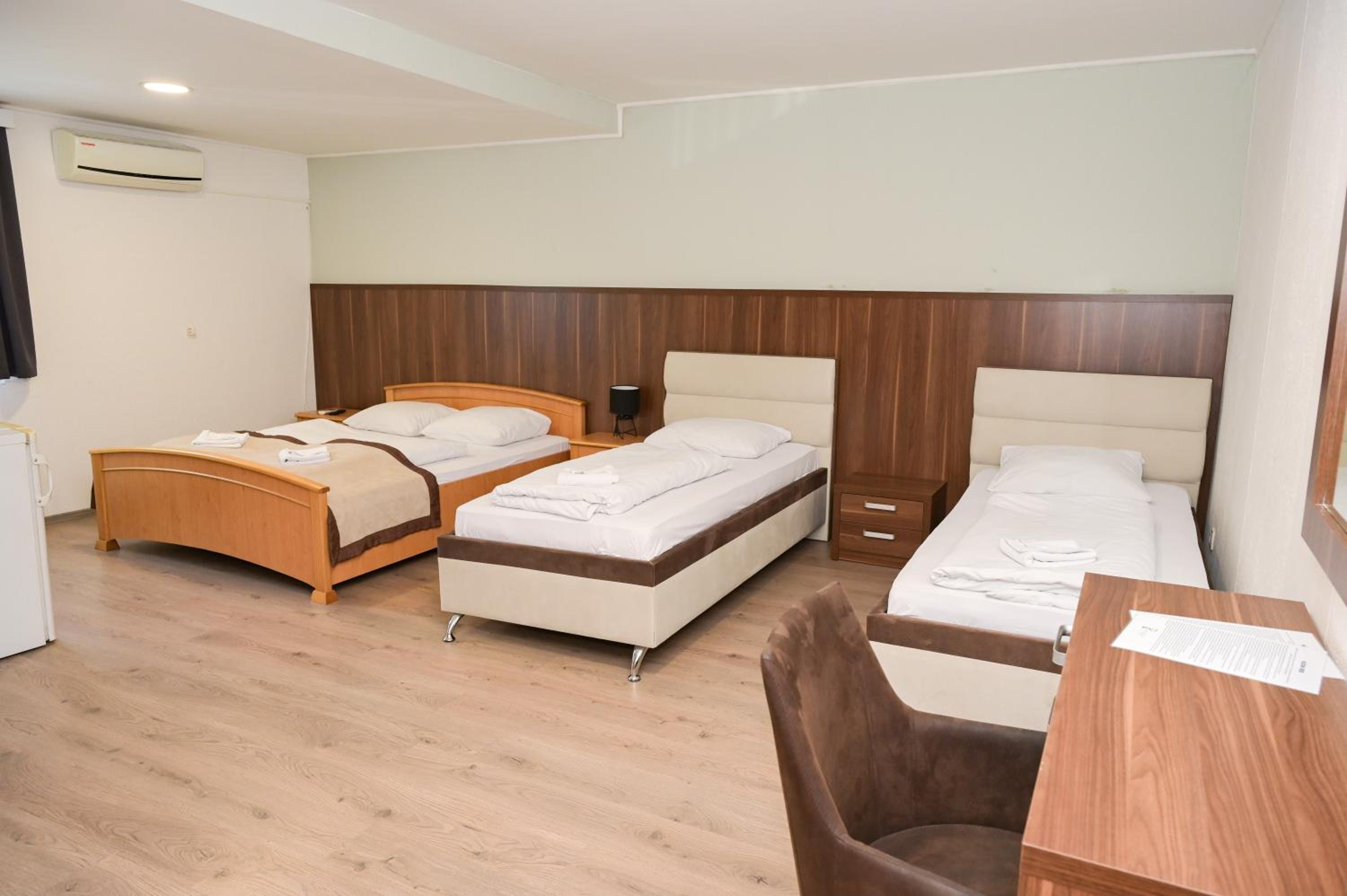 Family Double Room - Photo 3