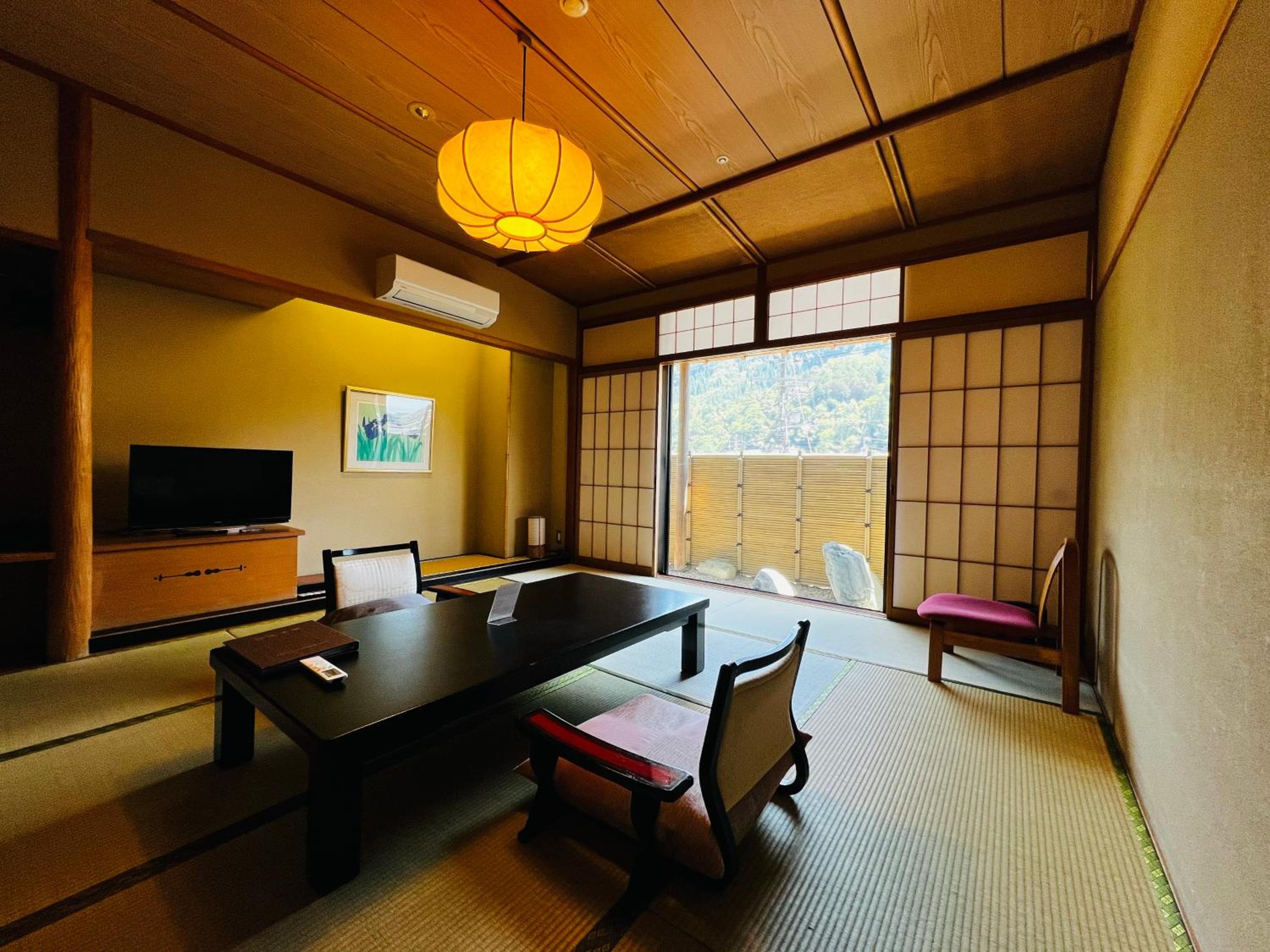 Standard Japanese-Style Room - Breakfast Included - Photo 1