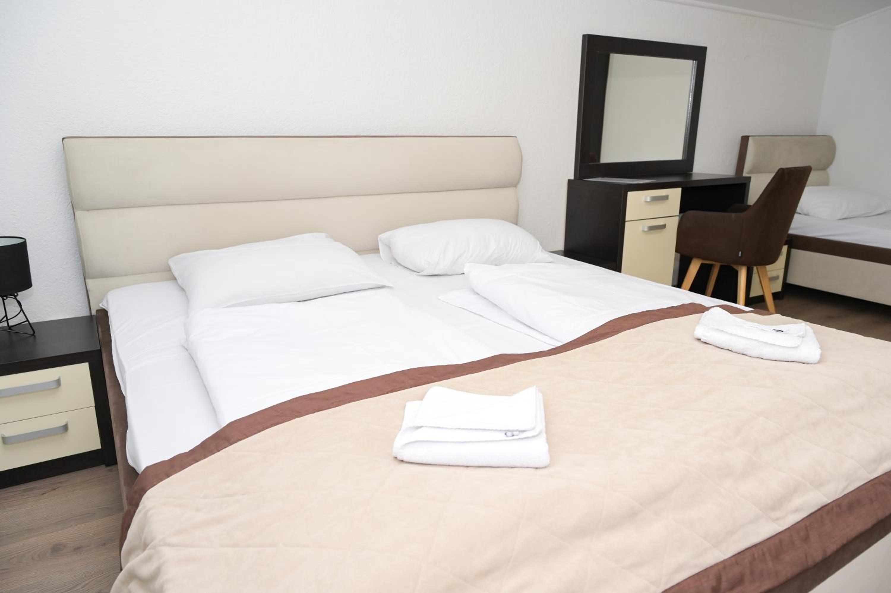 Deluxe Double or Twin Room with Garden View - Photo 1