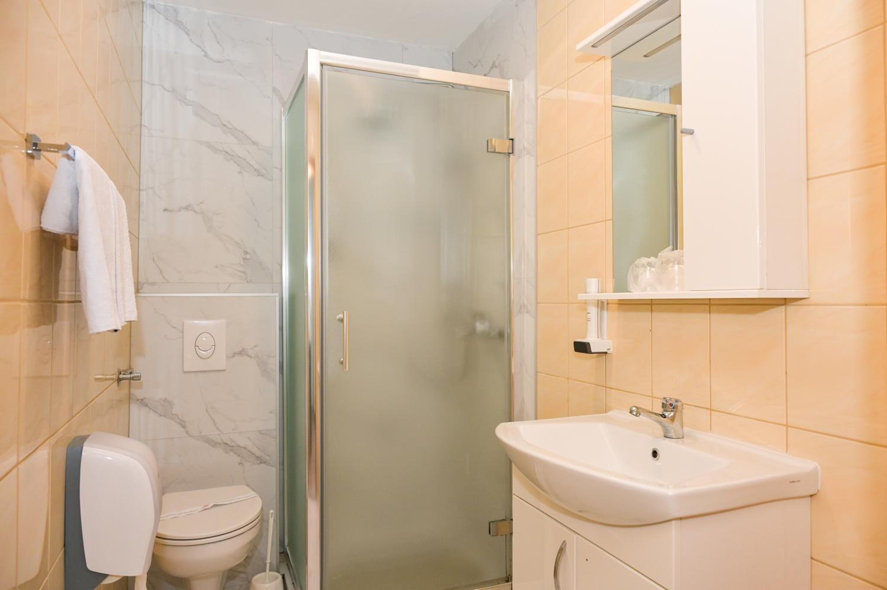Deluxe Double or Twin Room with Garden View - Photo 5