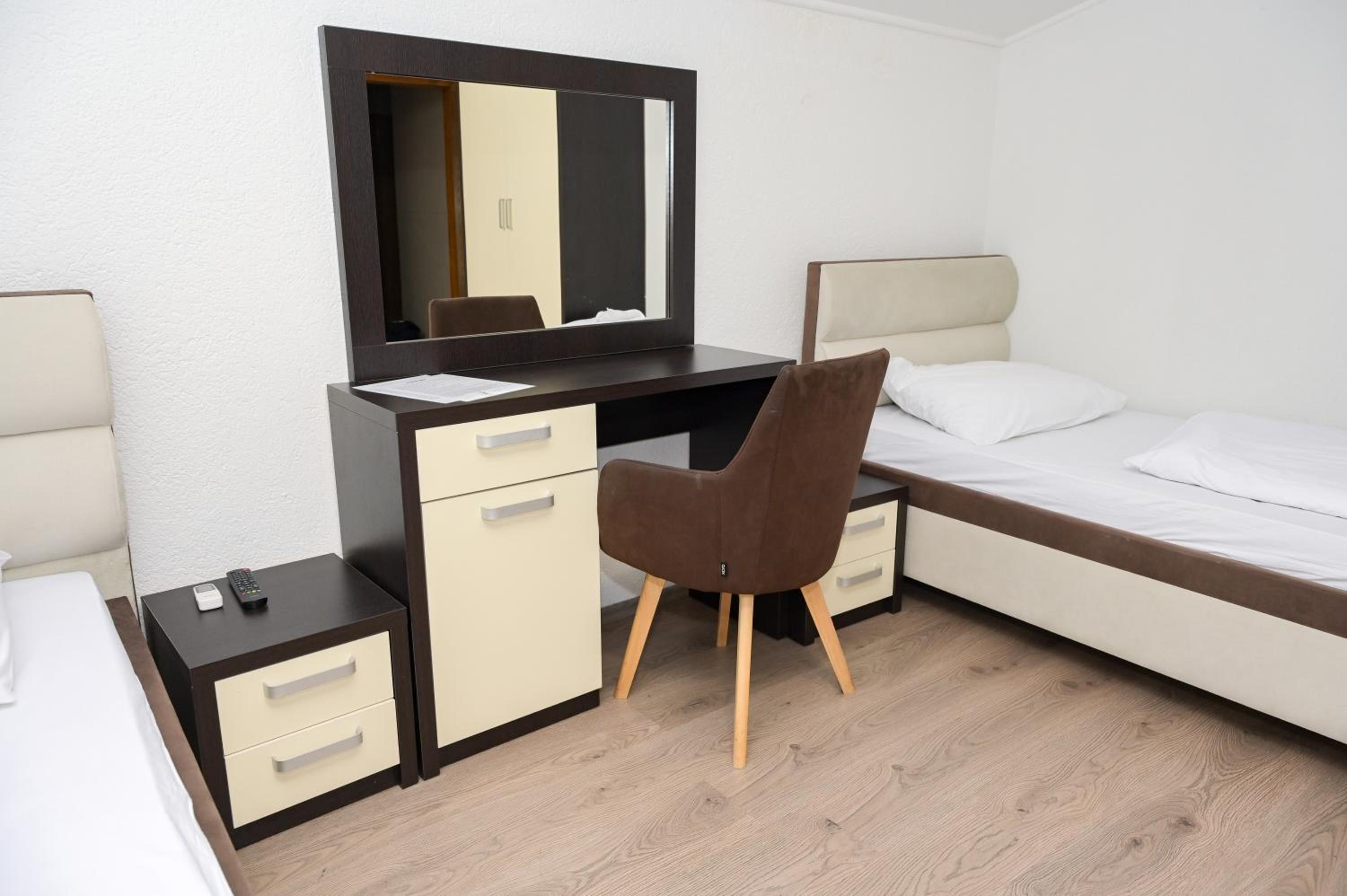 Deluxe Double or Twin Room with Garden View - Photo 3