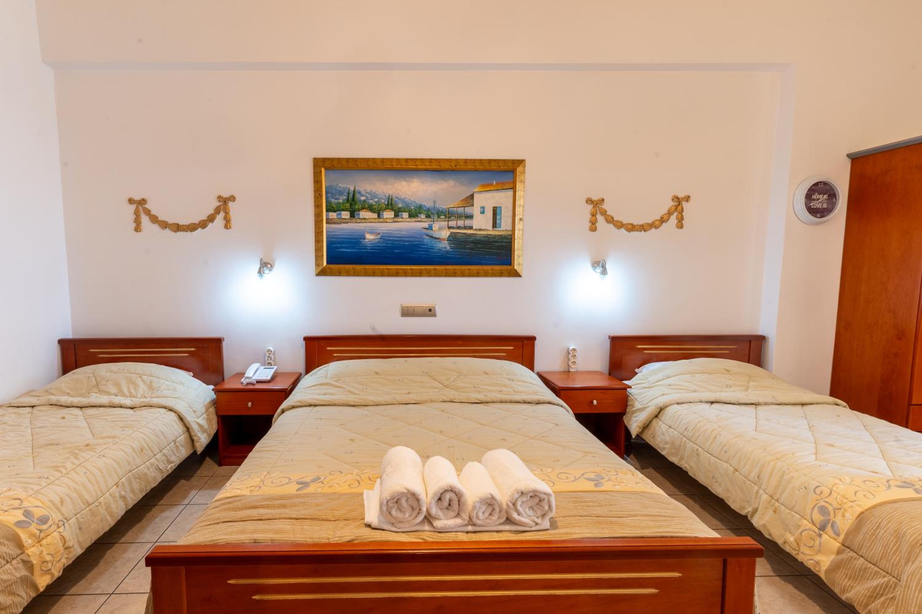 Quadruple Room with Balcony photo 1