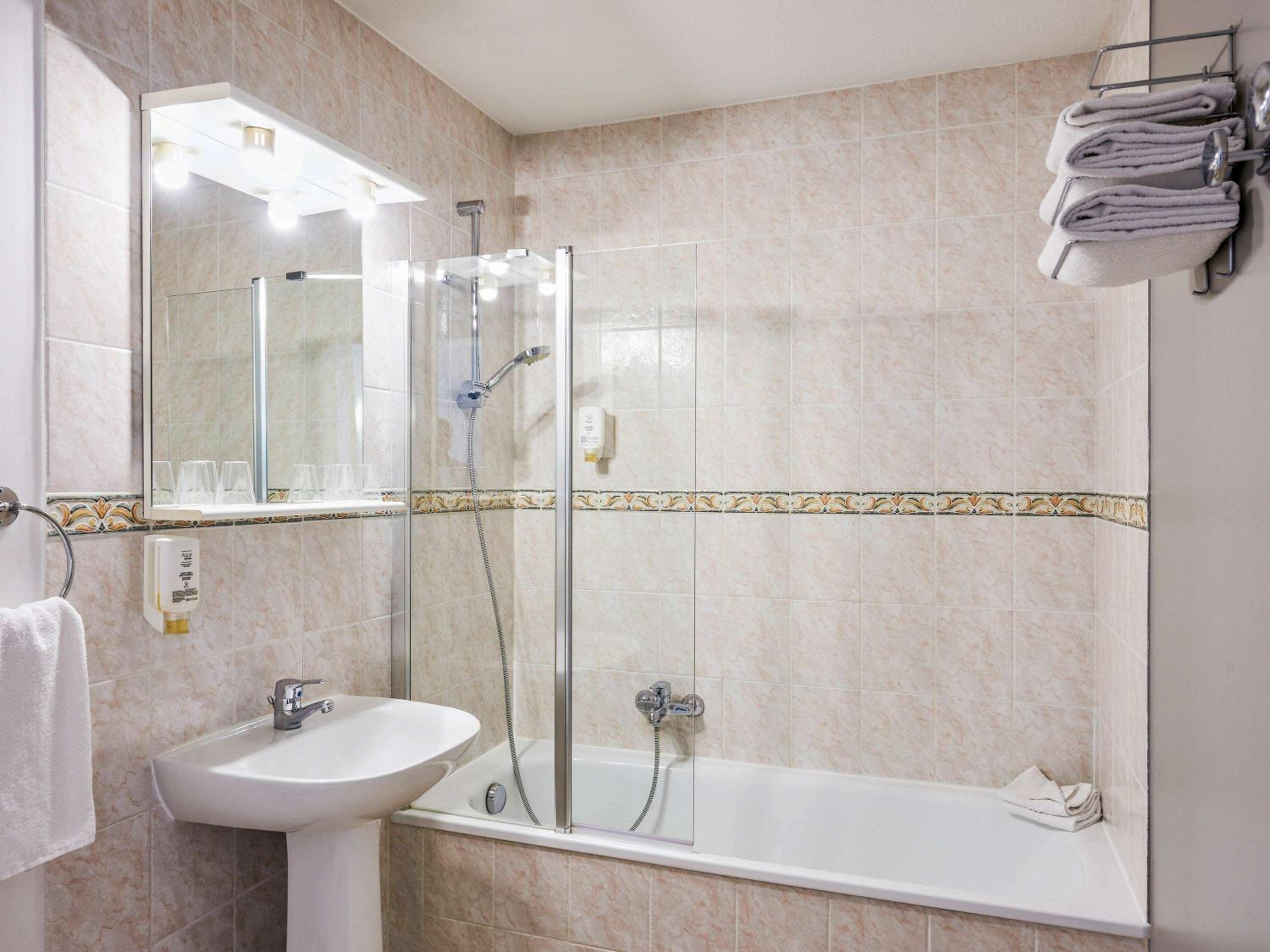 One-Bedroom Apartment with Balcony (4 Adults) - Photo 3