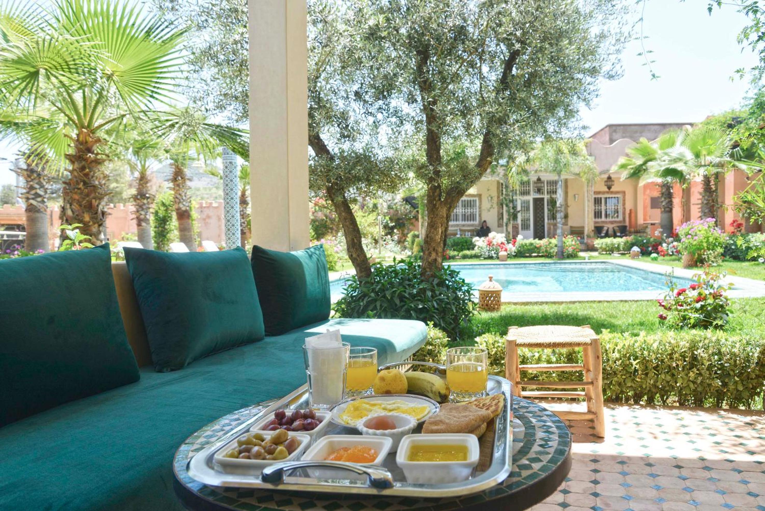 Villa with Private Pool - Photo 14