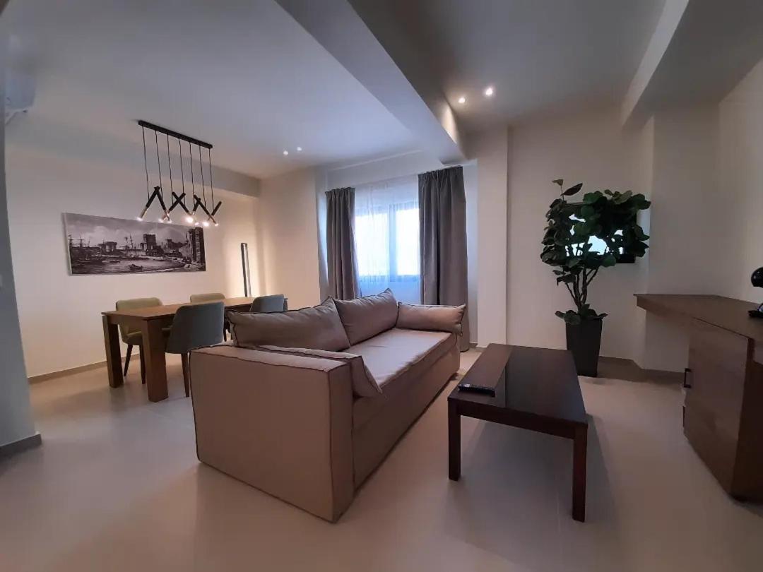 Superior King Suite photo 1