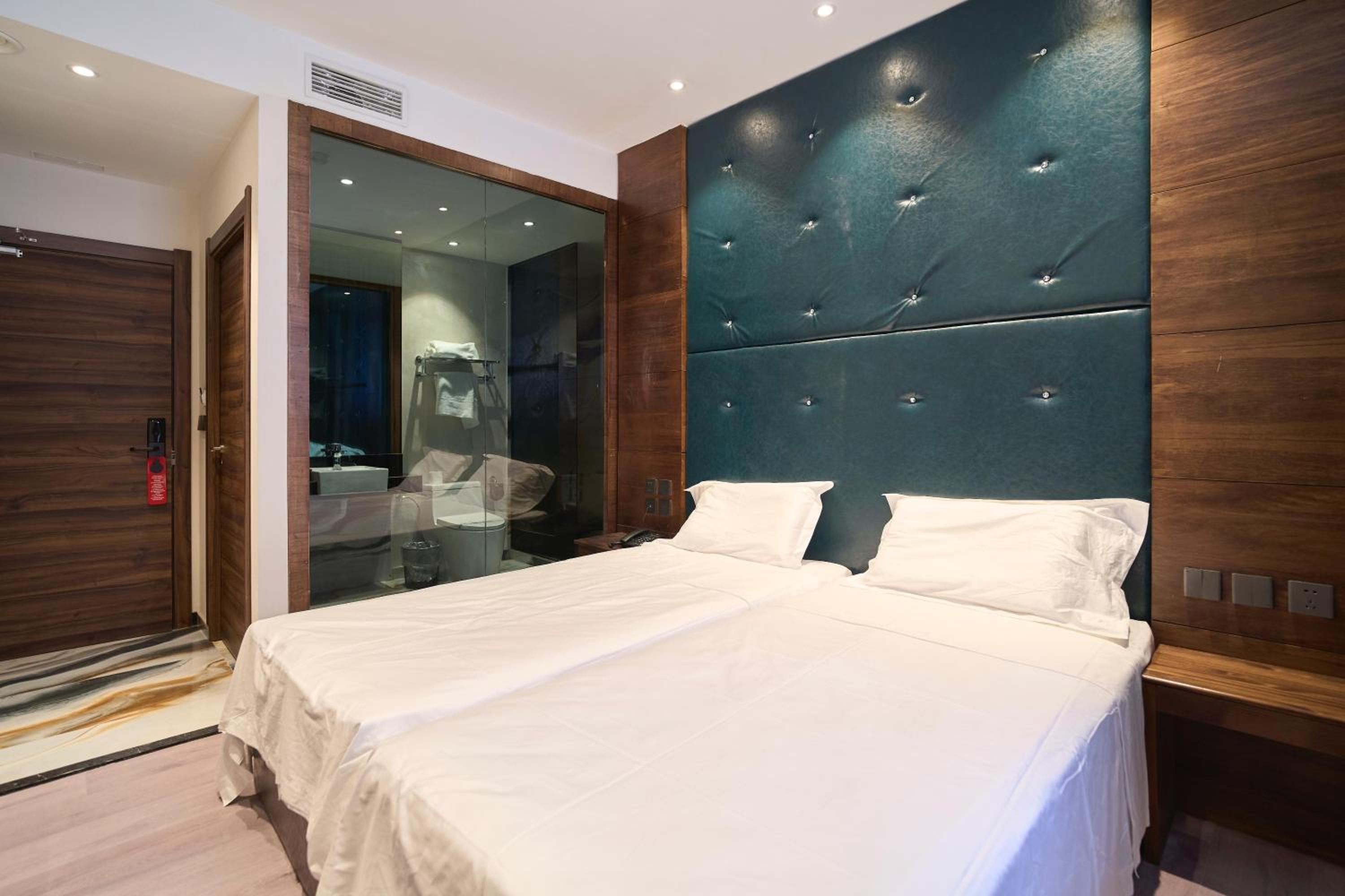 Habitación Doble con Baño Privado