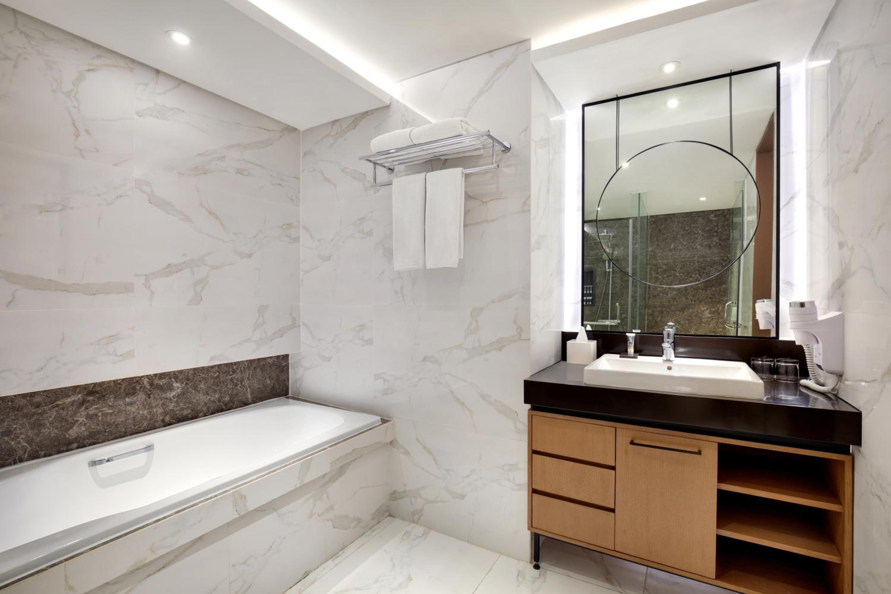 Executive Suite One King - Photo 2