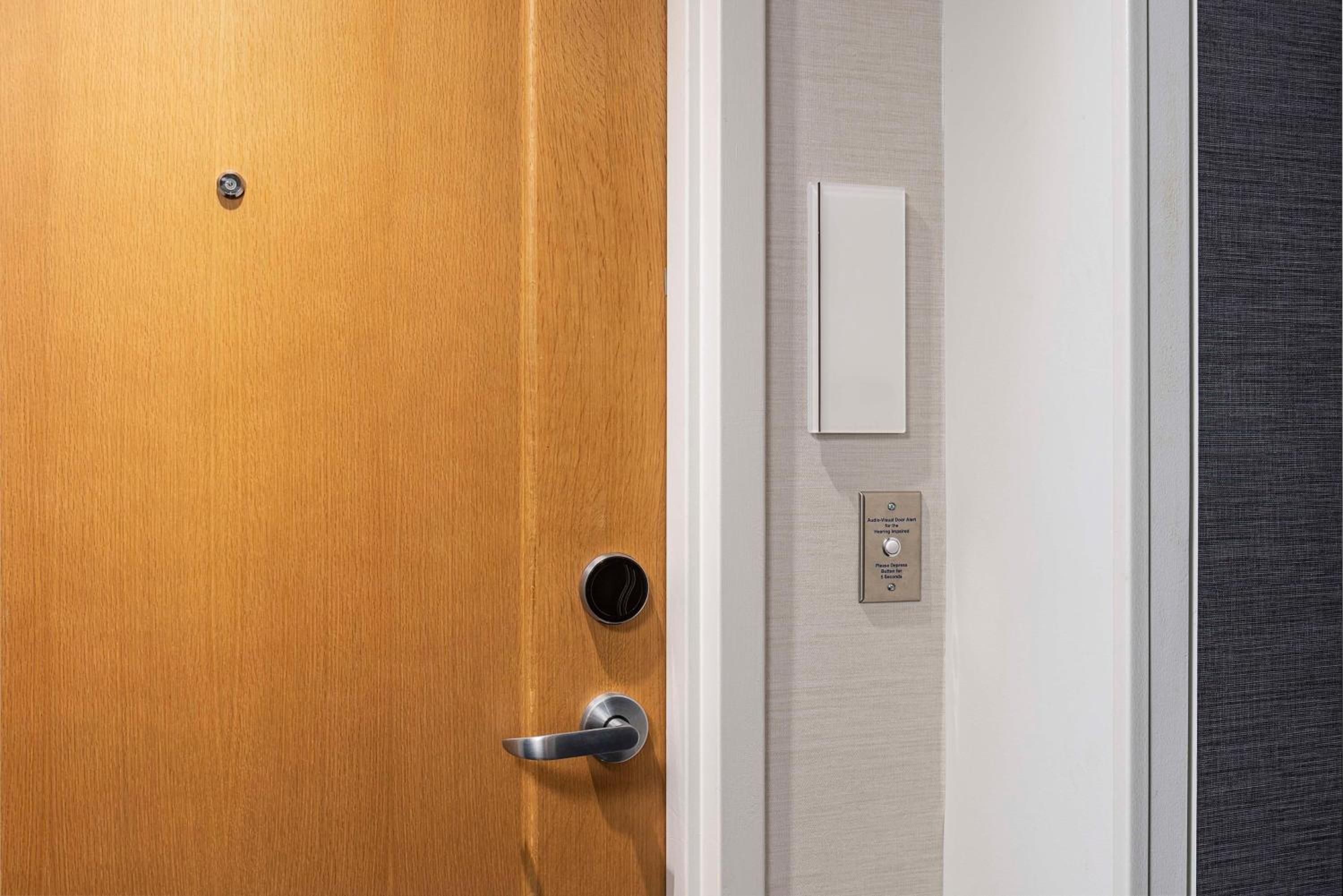 Club Signia King Suite - Hearing Accessible photo 3