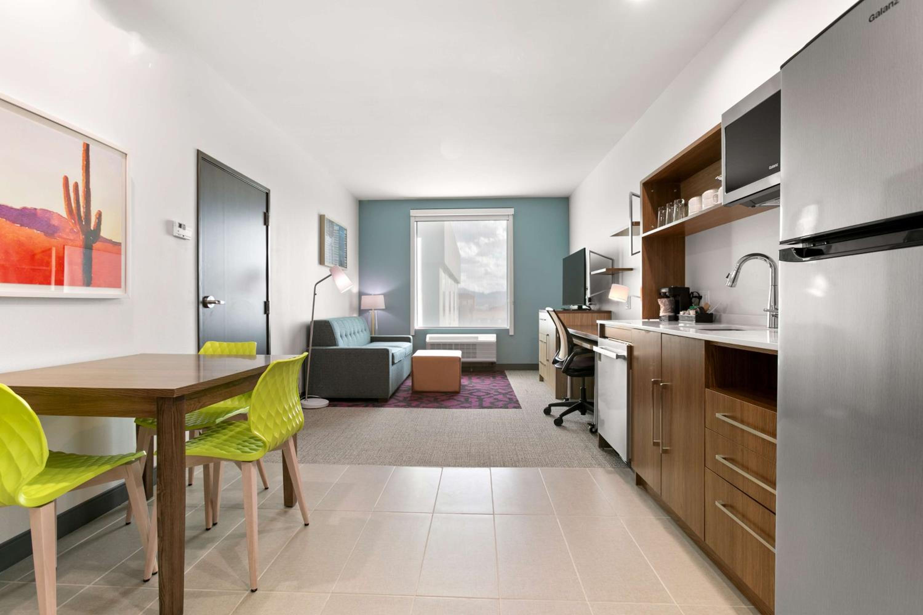 One-Bedroom King Suite - Photo 5